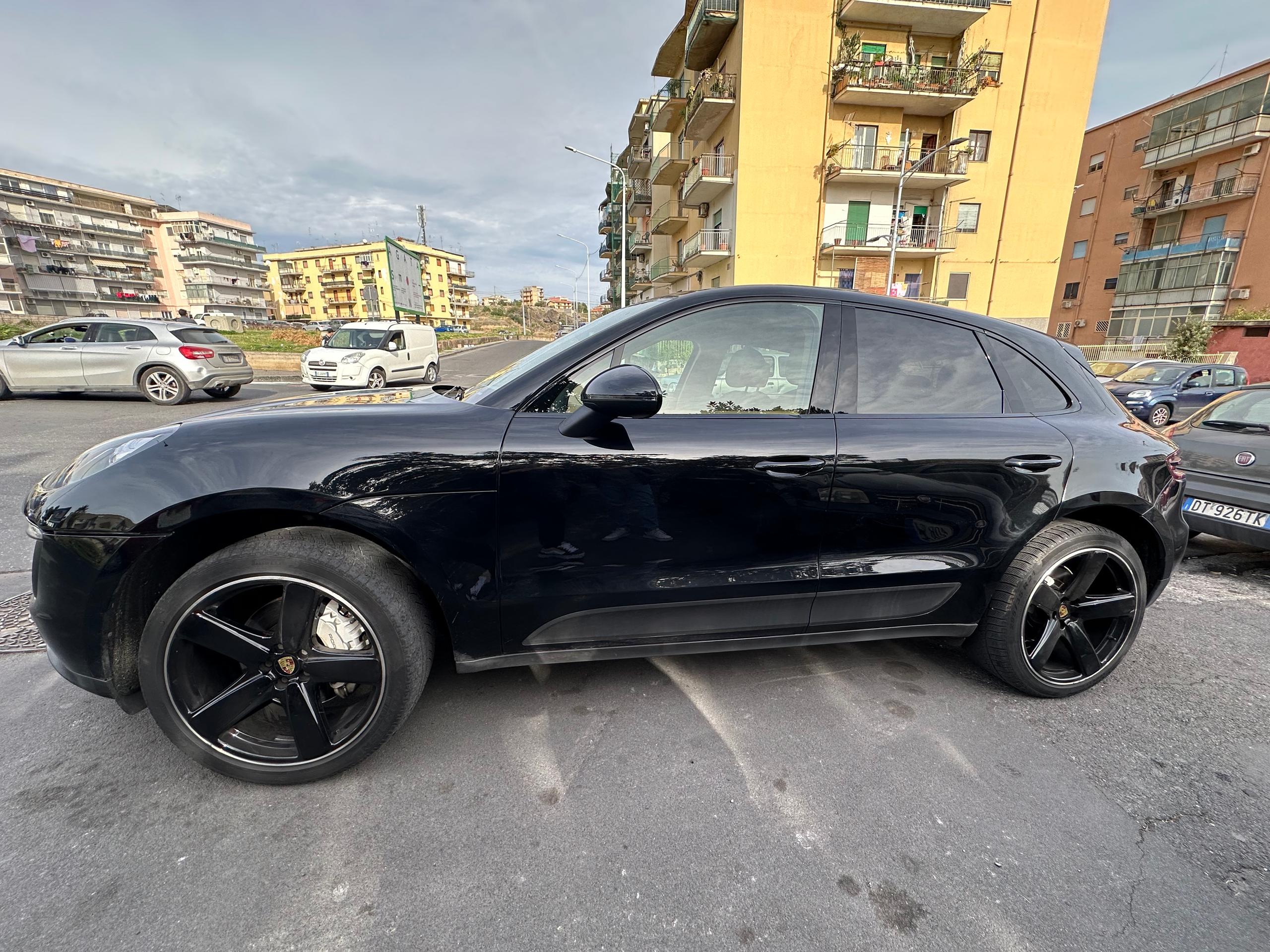 PORSCHE MACAN S