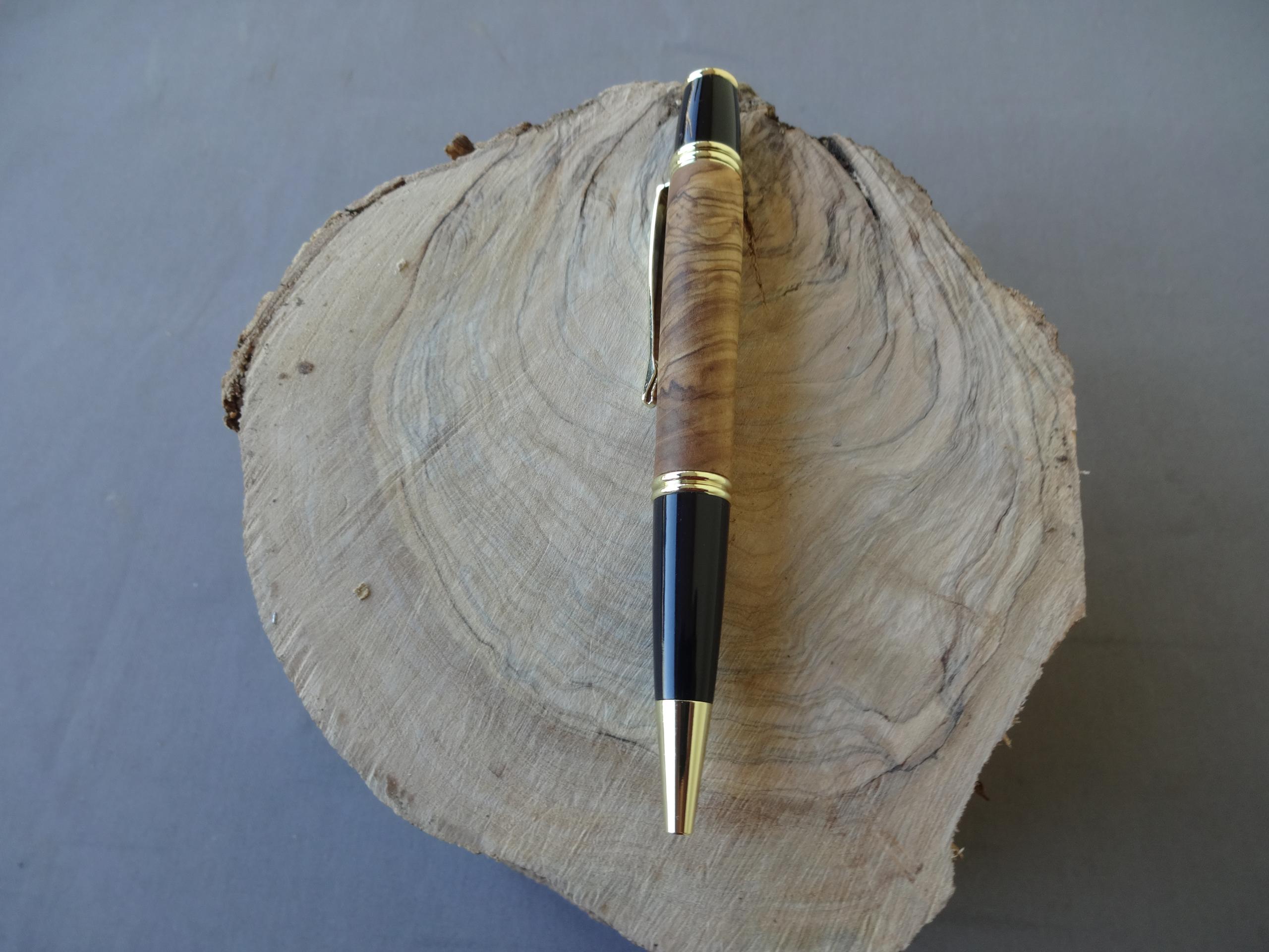 Penna in radica di ulivo  ART PE 03