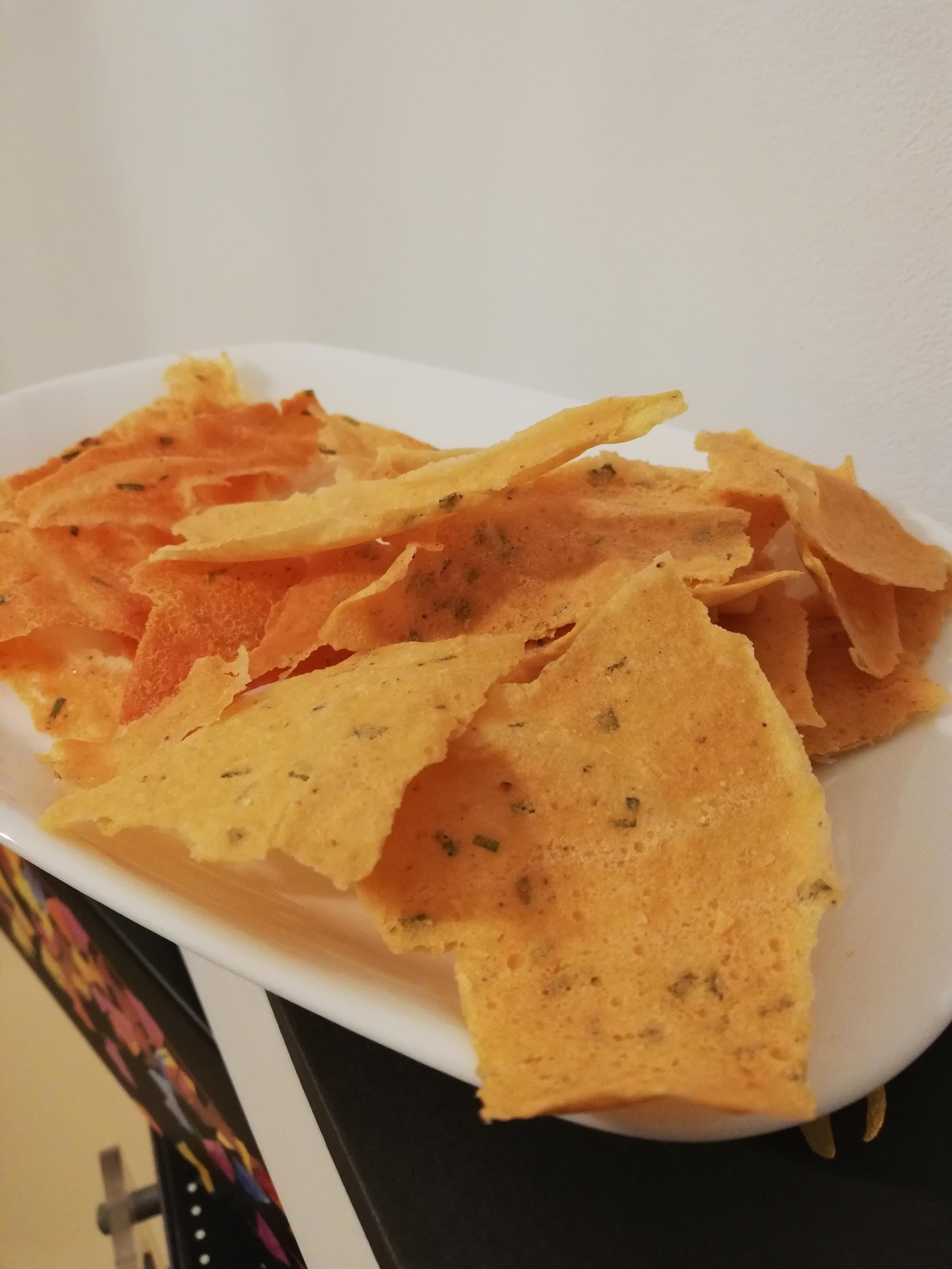 chips-di-lenticchie-e-mandorle-snack-aperitivo-merenda
