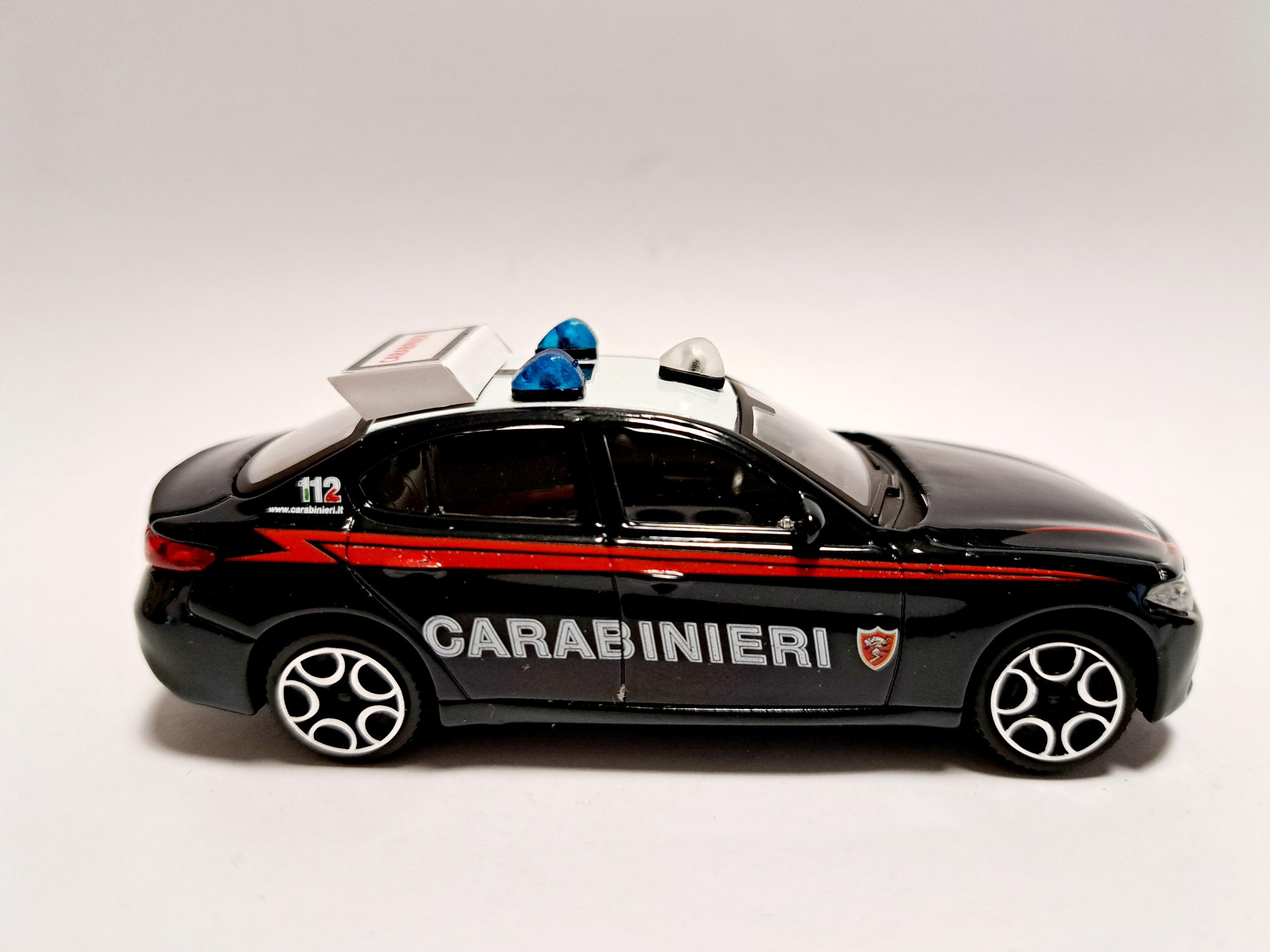 NUOVA ALFA ROMEO GIULIA CARABINIERI NUCLEO RADIOMOBILE RUOTE GIREVOLI