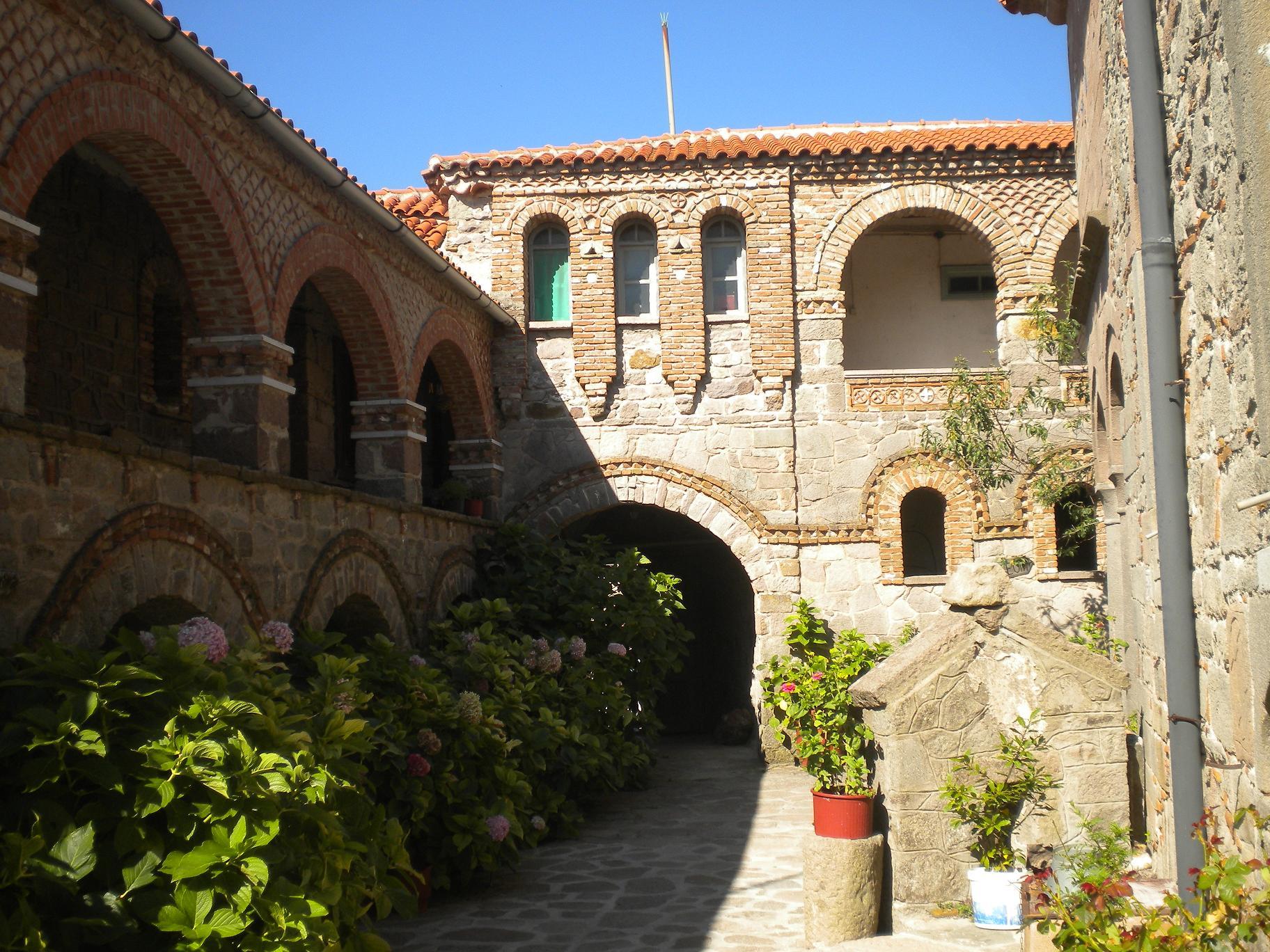 lesvos monastero ypsilou