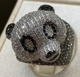Anello panda con diamanti