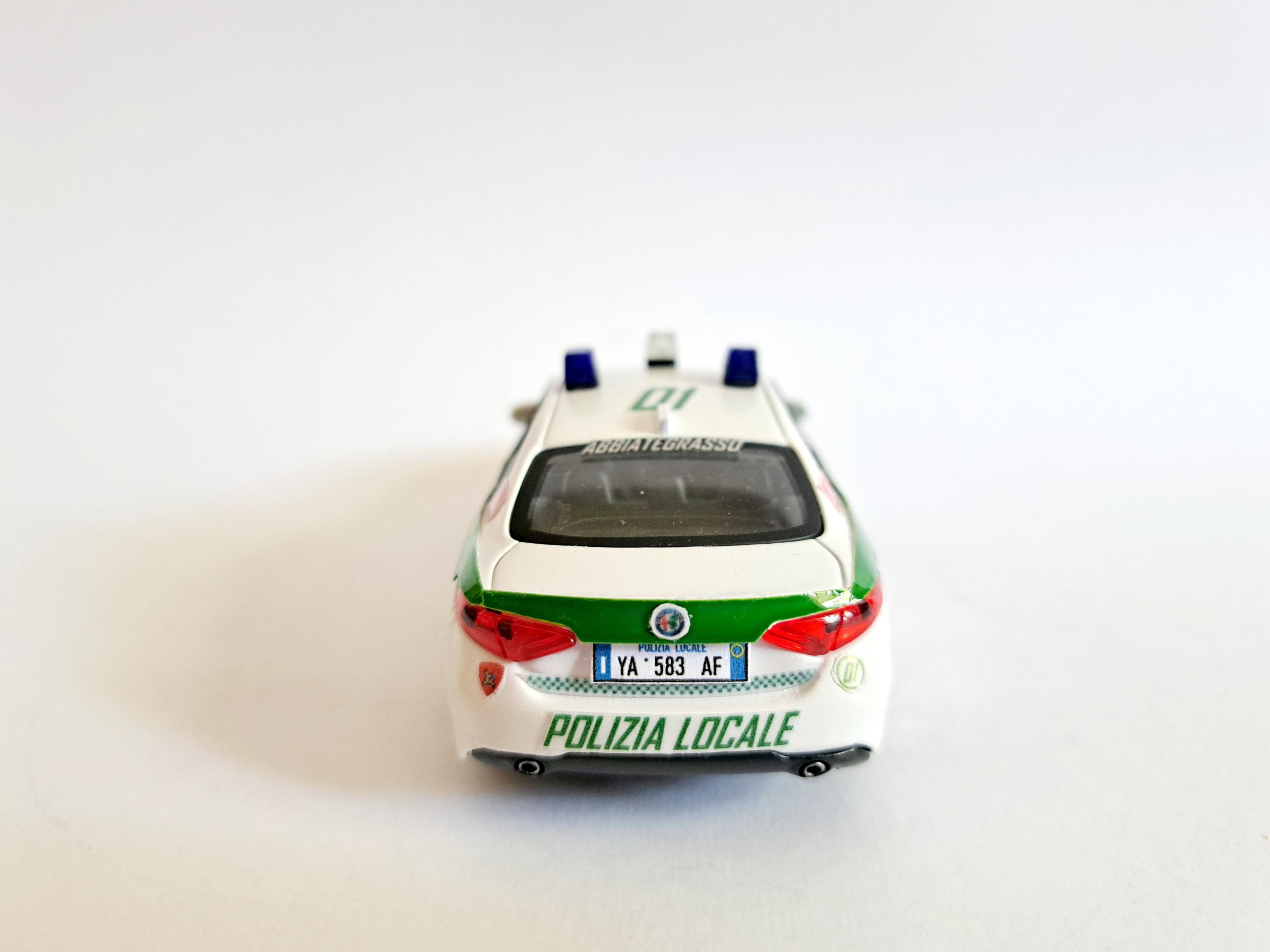 NUOVA ALFA ROMEO GIULIA POLIZIA LOCALE LOMBARDIA