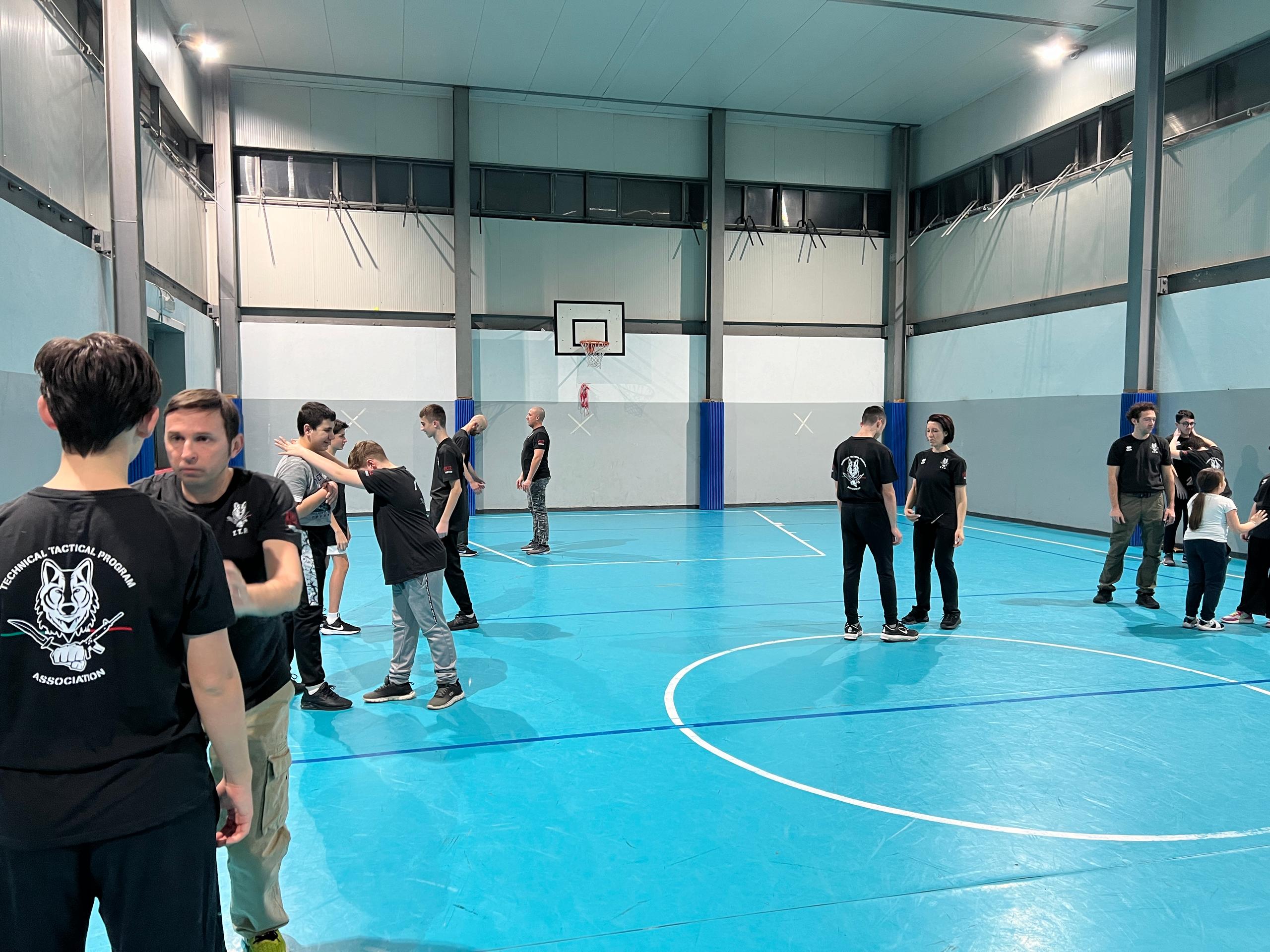 Allenamento in palestra attivo - Difesa Personale