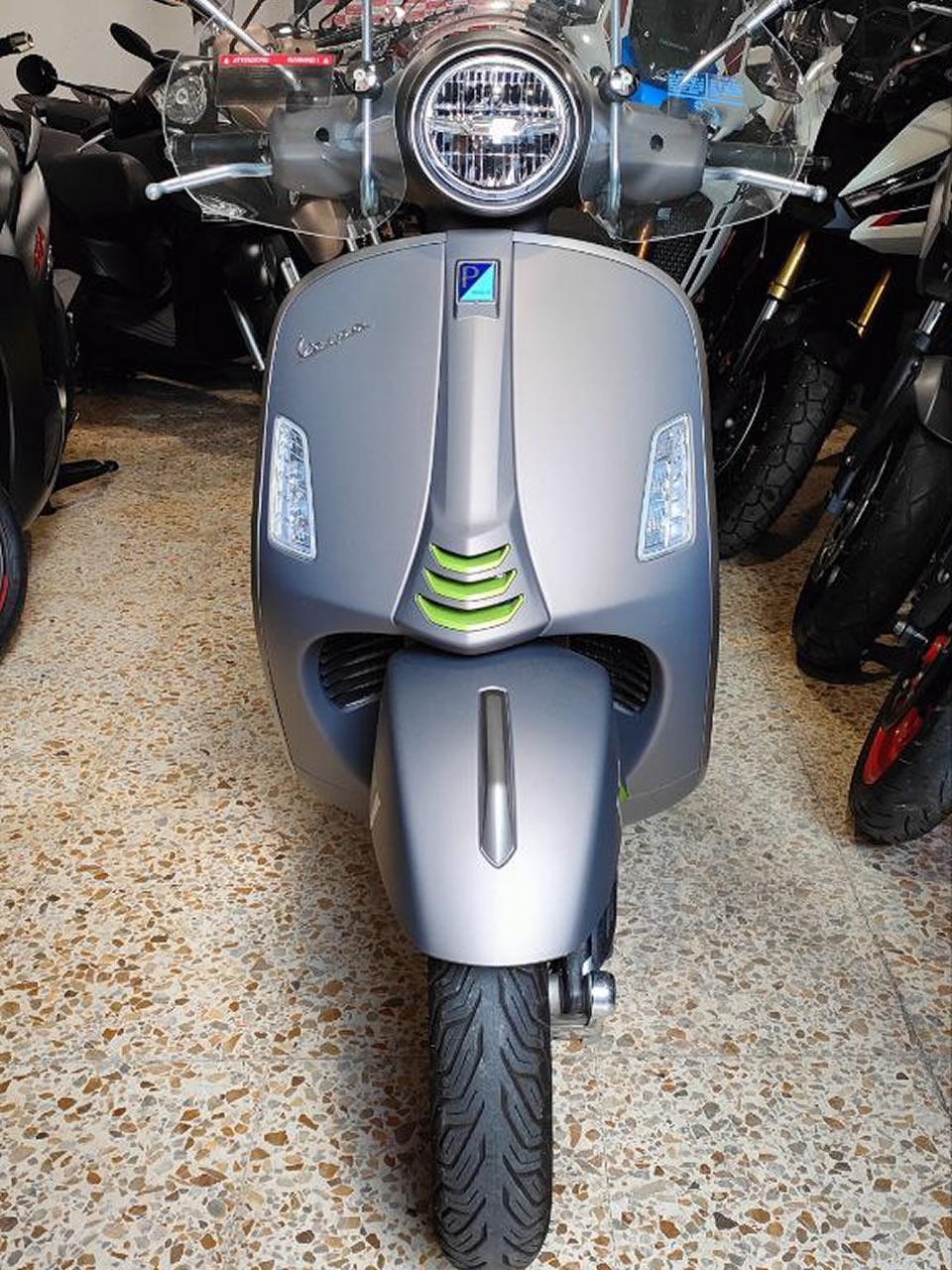 Vespa 300 GTS Supertech 2023 Km 6346