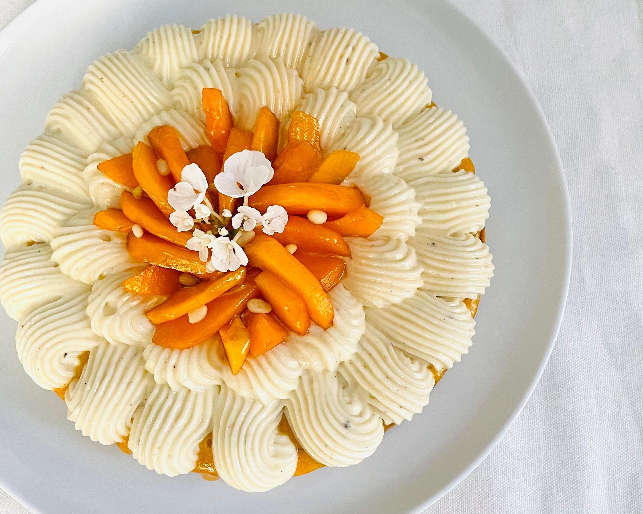 Crostata alle albicocche, pinoli e cocco