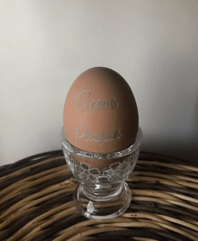 Porta uovo personalizzato