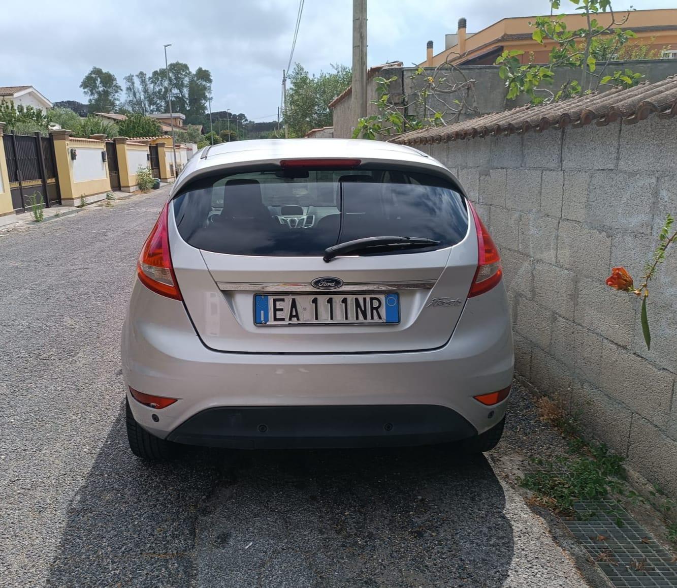 Ford Fiesta 1.2 Titanium GPL 2010 km 120.000 Finanziamento