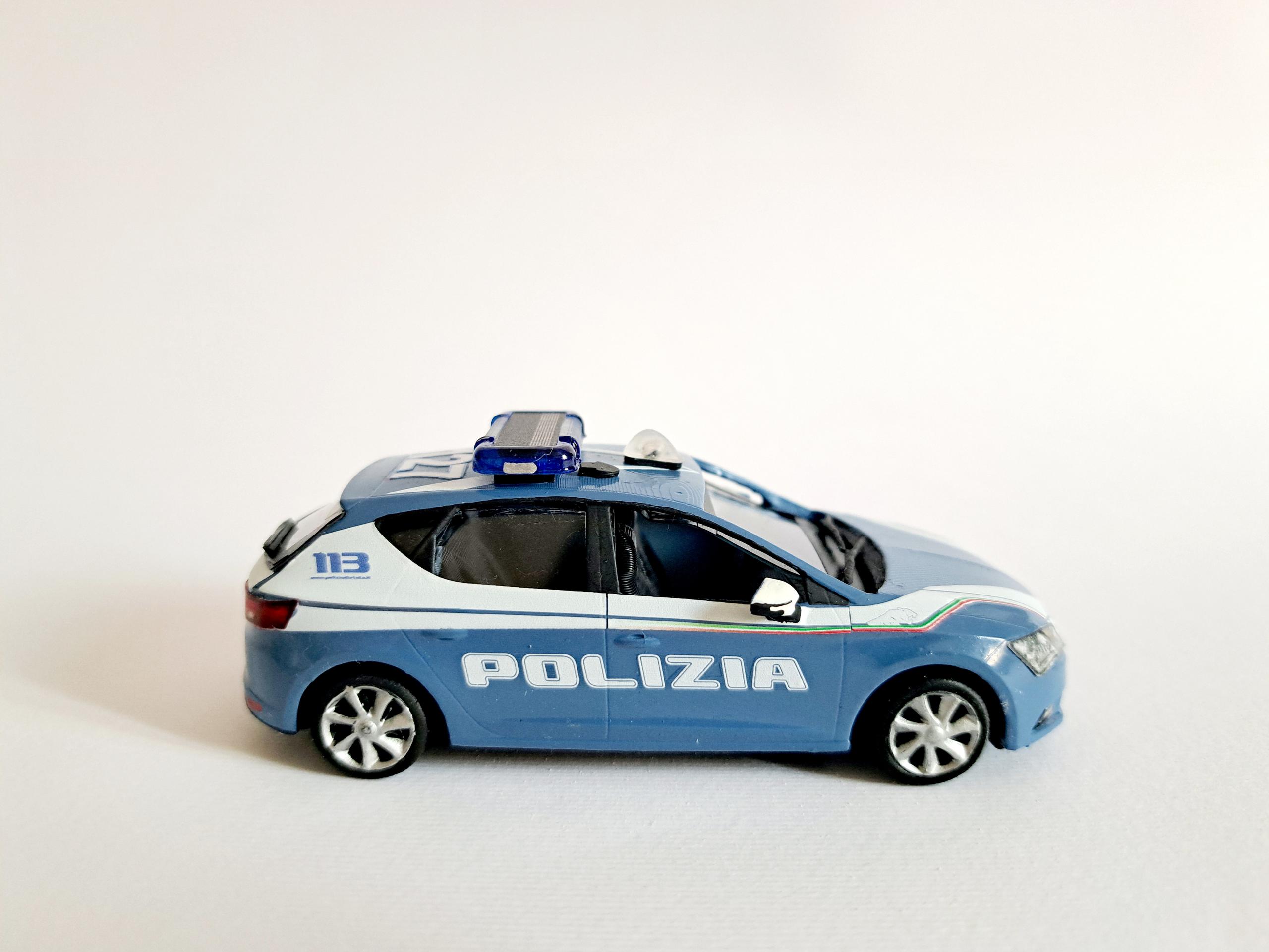 SEAT LEON POLIZIA DI STATO SQUADRA VOLANTE