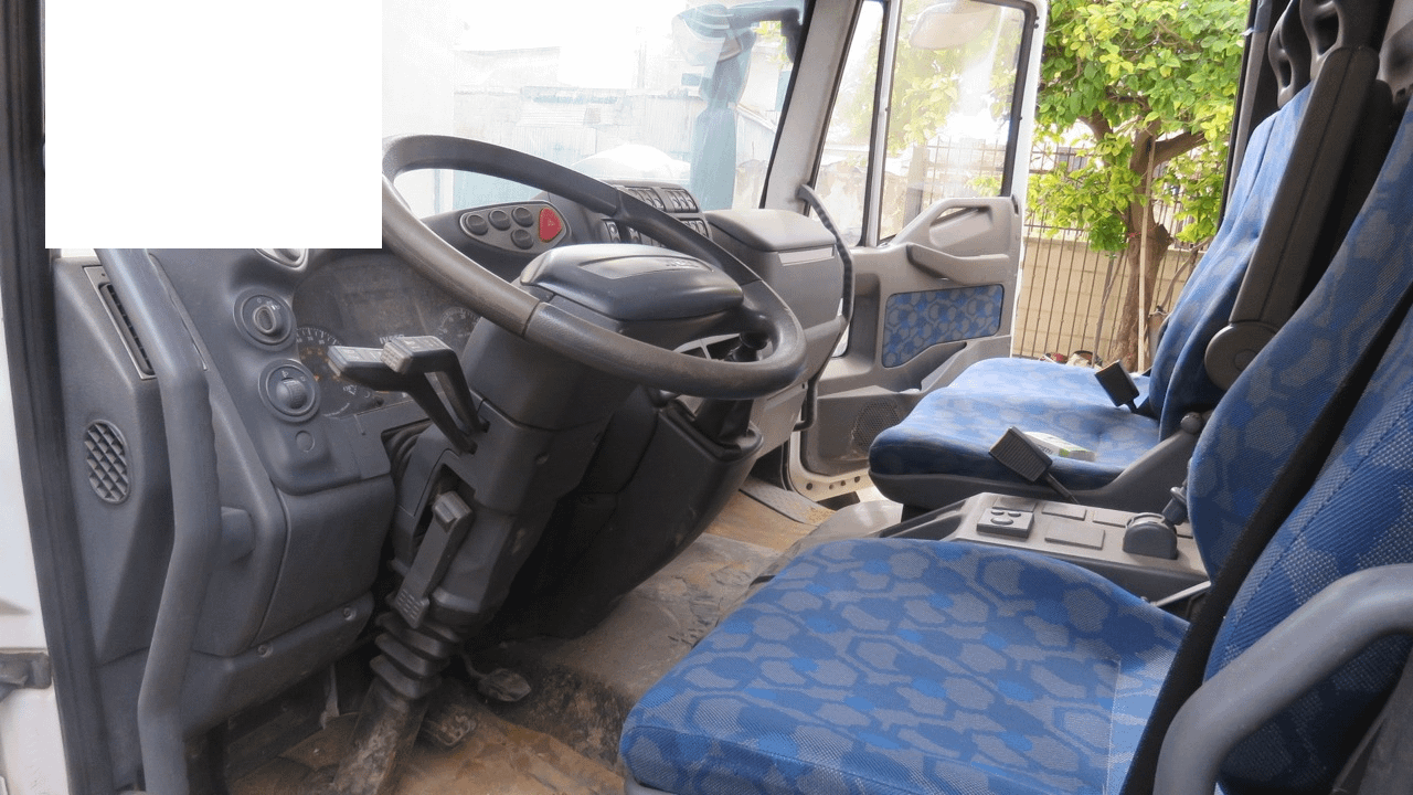 IVECO EUROCARGO CON CASSONE, MODELLO 65E16