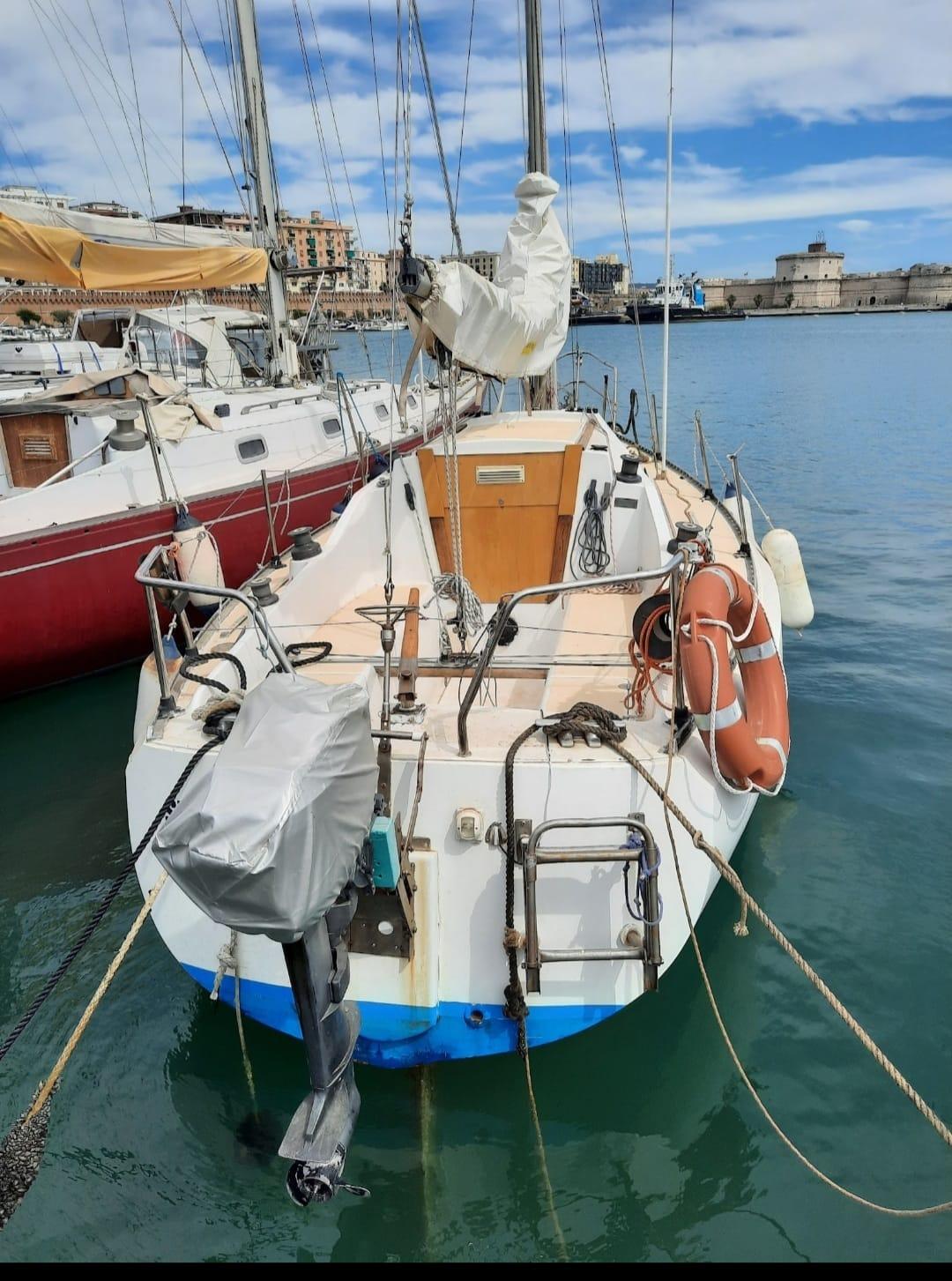 barca a vela cbs 750