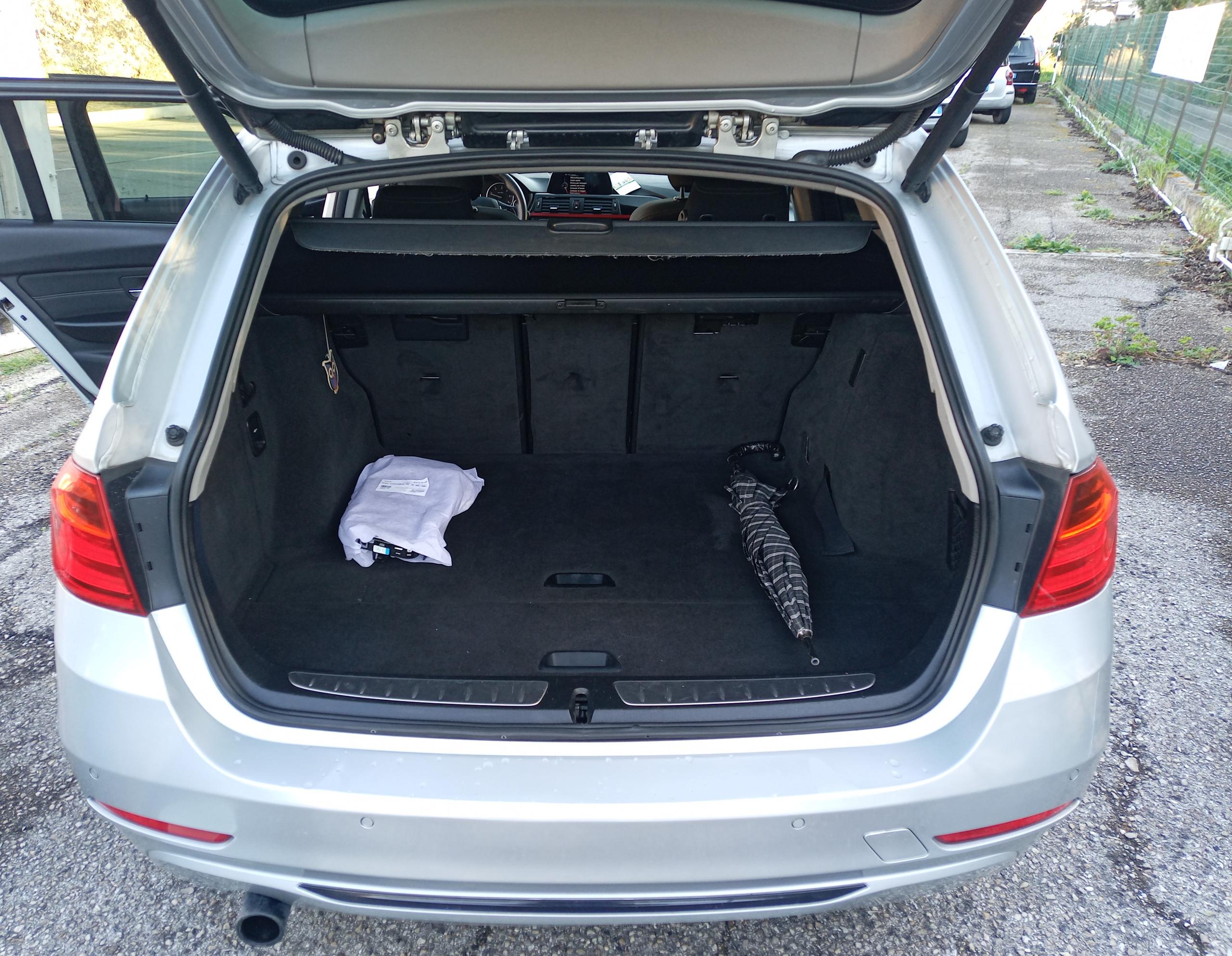 2014 BMW 318d touring sport 12.500 €