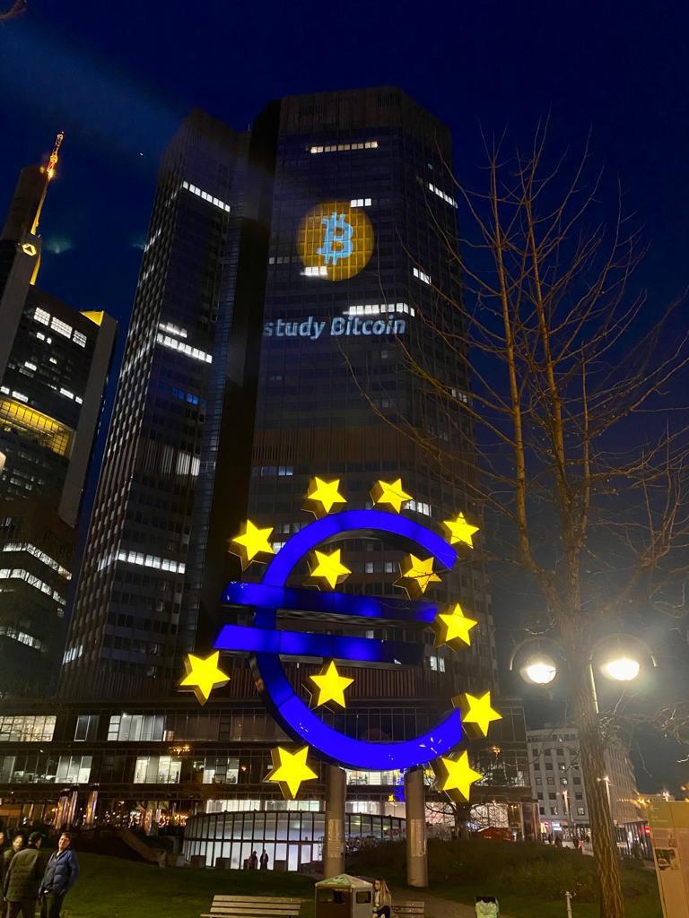 Last night a group of people projected a huge Bitcoin logo onto the ECB (European Central Bank) headquarters in Frankfurt