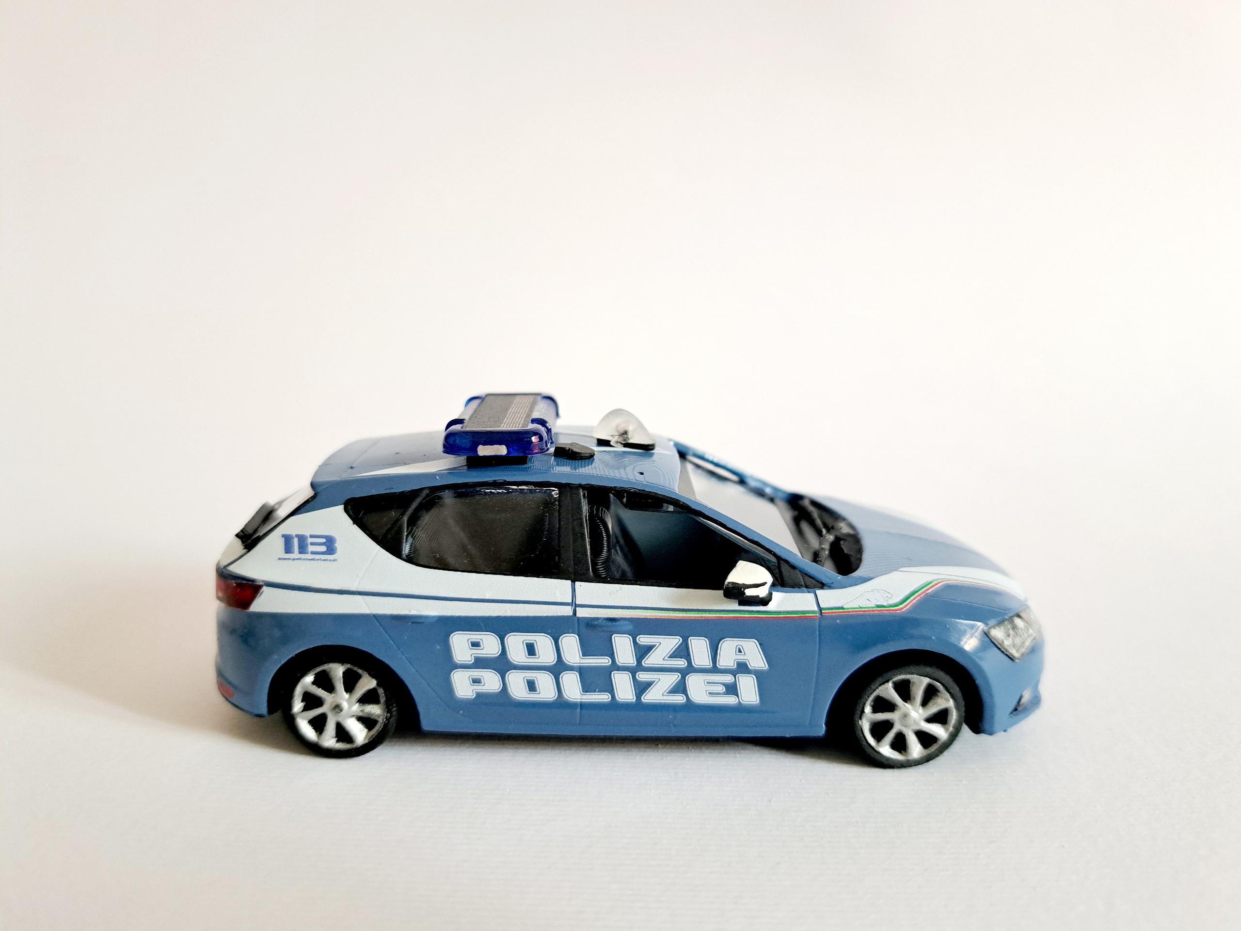 SEAT LEON POLIZIA DI STATO SQUADRA VOLANTE SCRITTA BILINGUE