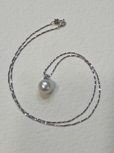 Collezione "Perle" girocollo in oro bianco, perla coltivata naturale e diamante naturale