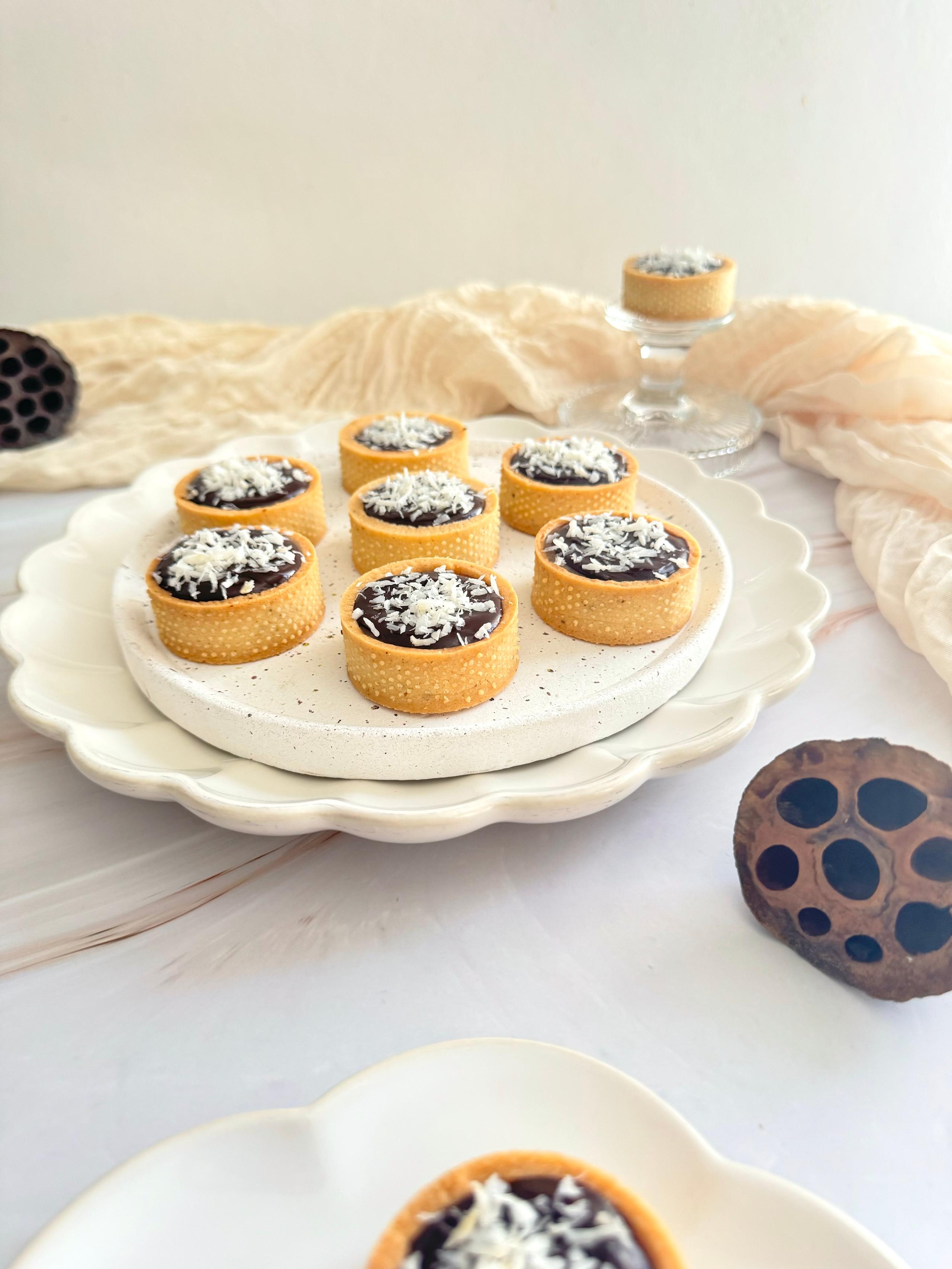 Mini tarte cocco, caramello salato e cioccolato