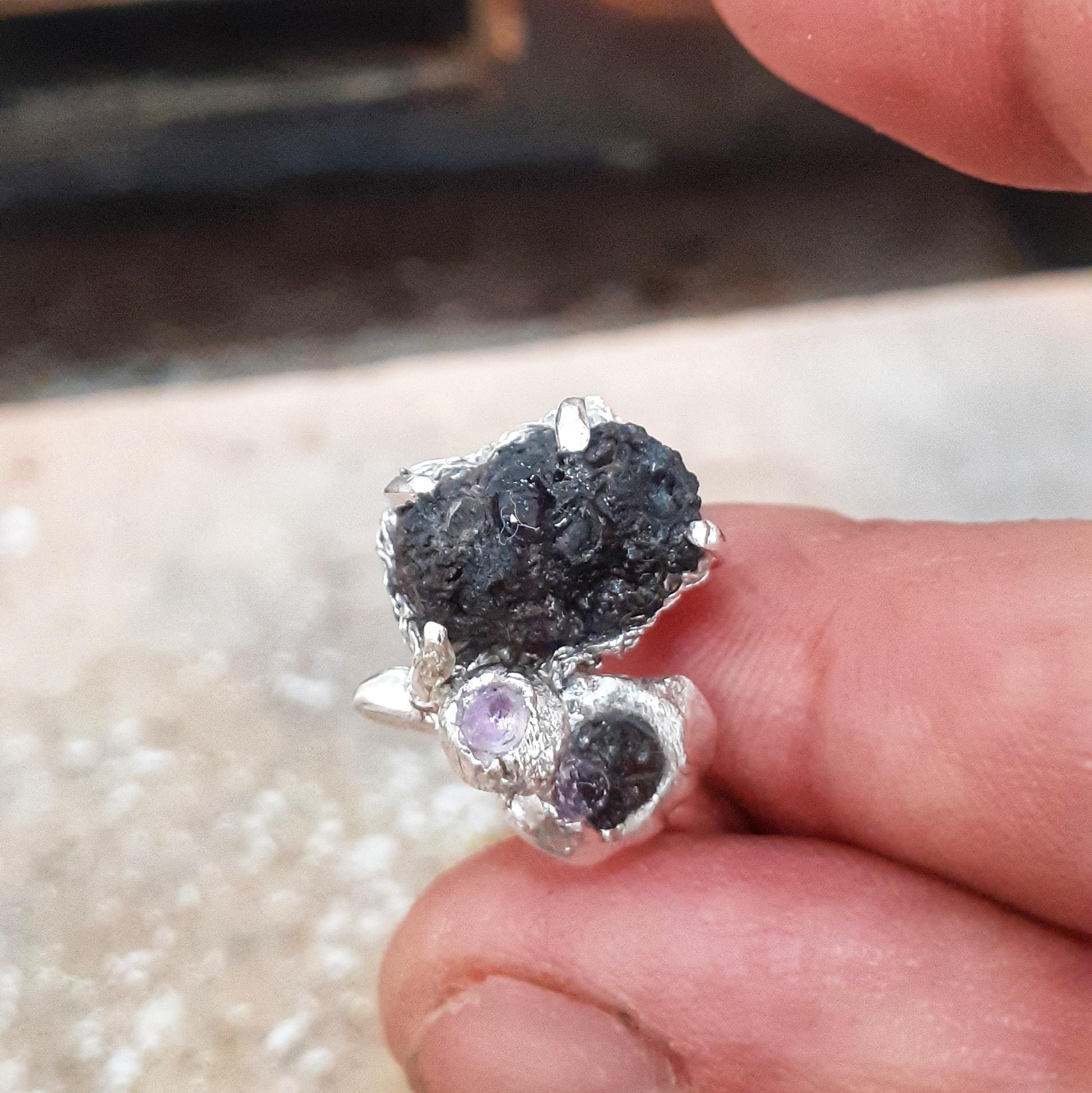 Anello in Trama d'argento, Lava dell'Etna e Ametista