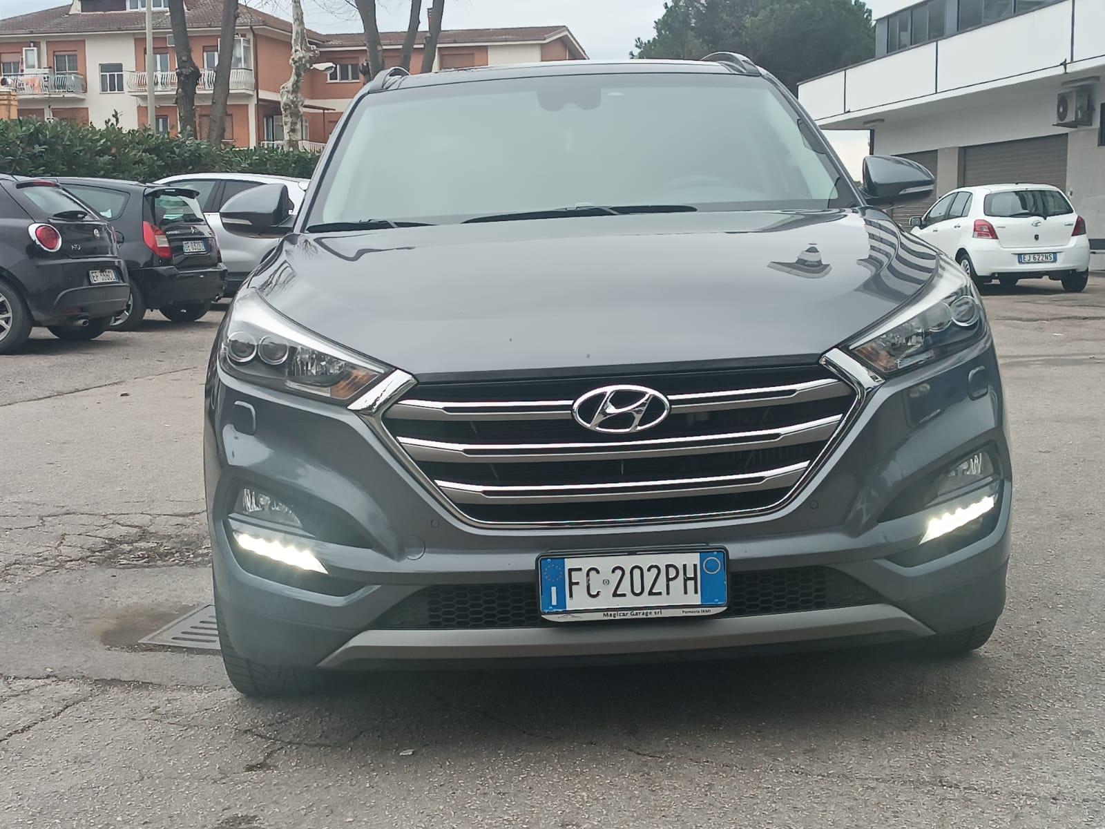 Hyundai Tucson 2.0 Xpossible 2016 Automatica Garanzia Finanziamento