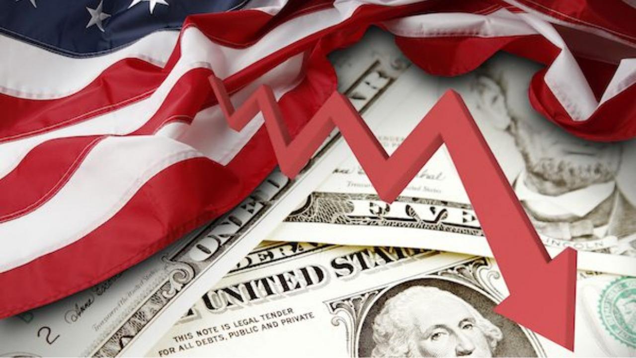According to insurance giant Allianz, the U.S. economy is “headed towards a crash landing”