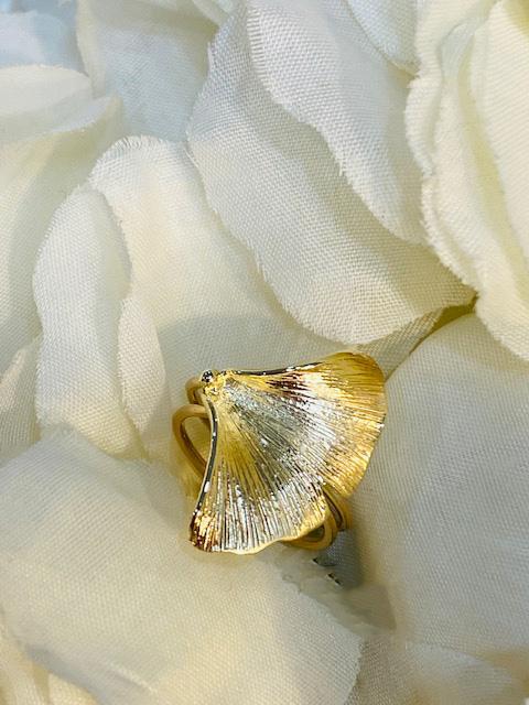 Collezione "Ginkgo Biloba" anello in oro giallo