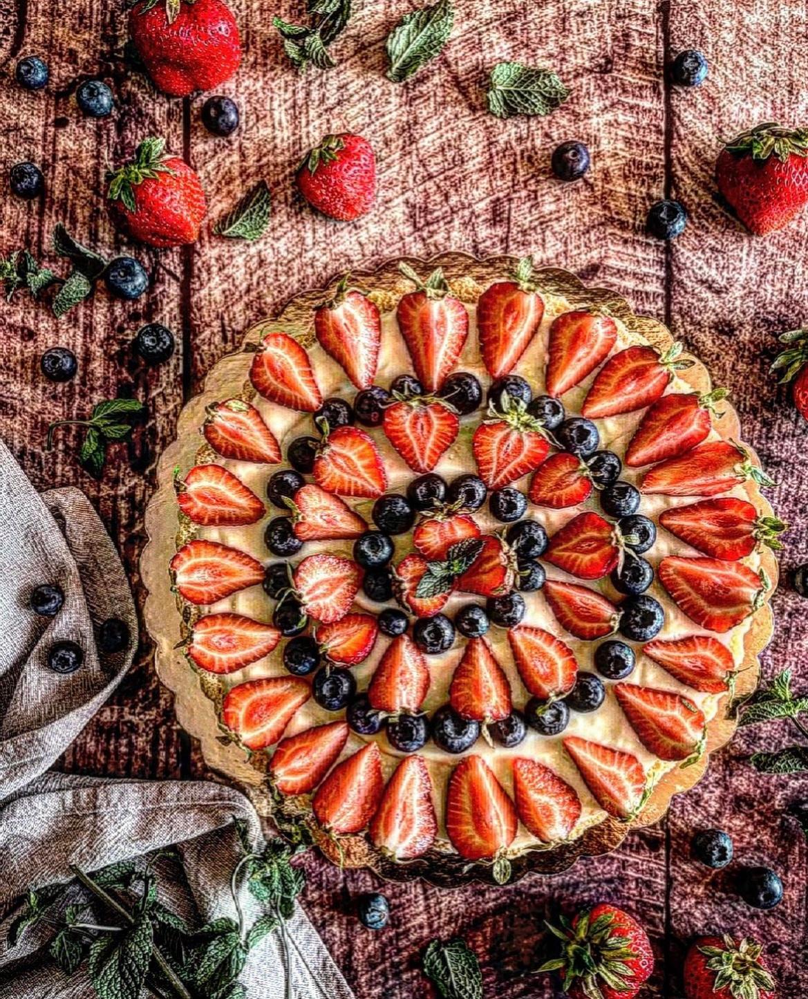 CROSTATA SOFFICE con CREMA e FRUTTA