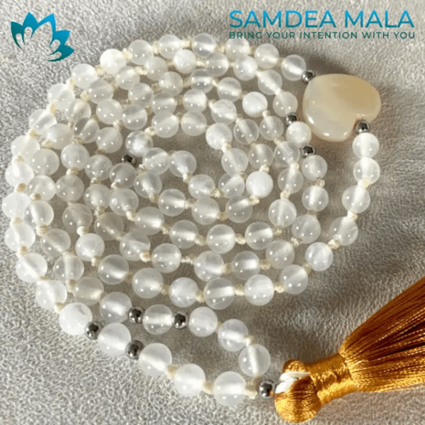 Samdea Mala, Cancro, pietra del Cancro, calcedonio bianco