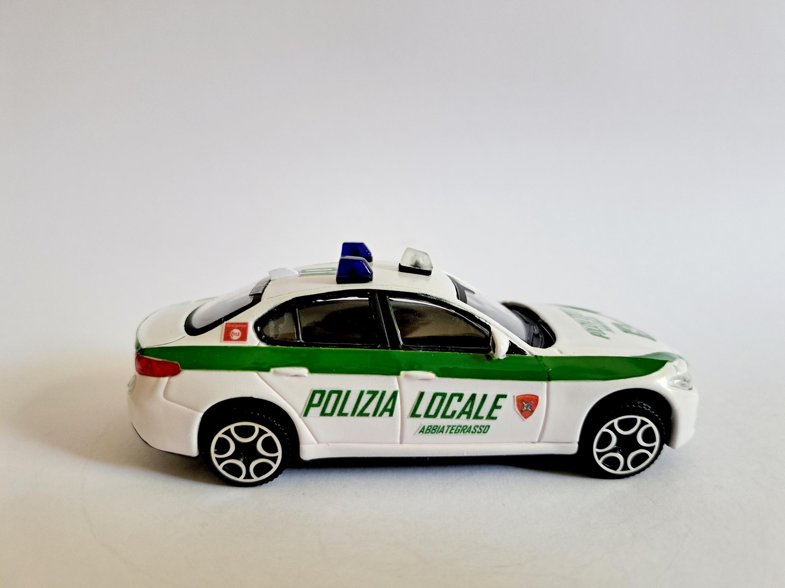 NUOVA ALFA ROMEO GIULIA POLIZIA LOCALE LOMBARDIA