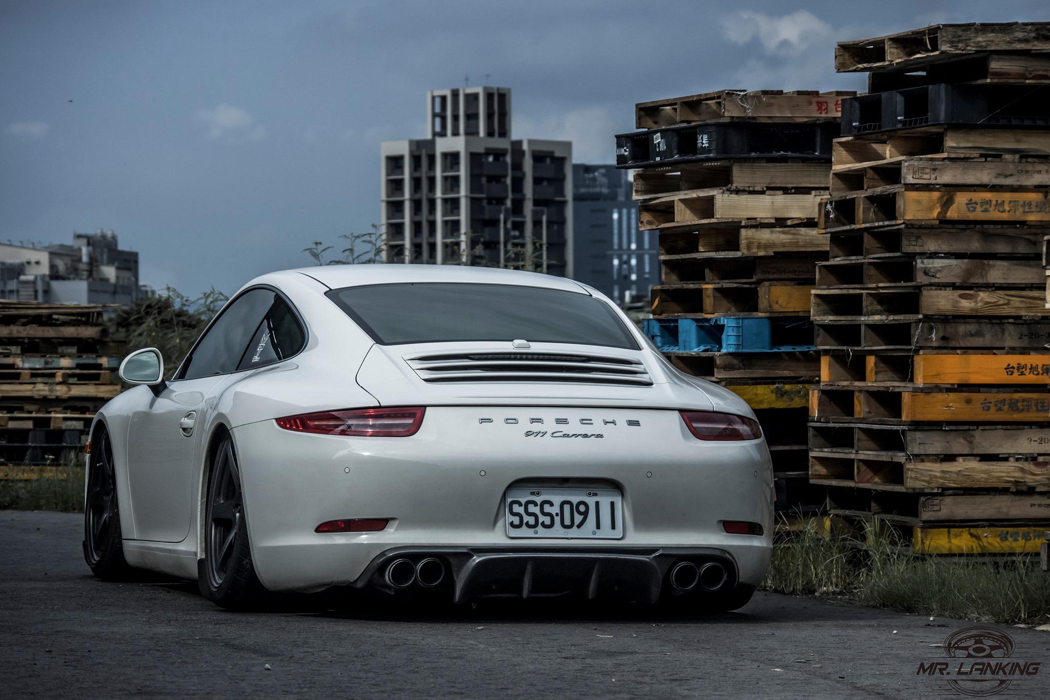 Porsche 911 Carrera Inverted Air Suspension - AGT