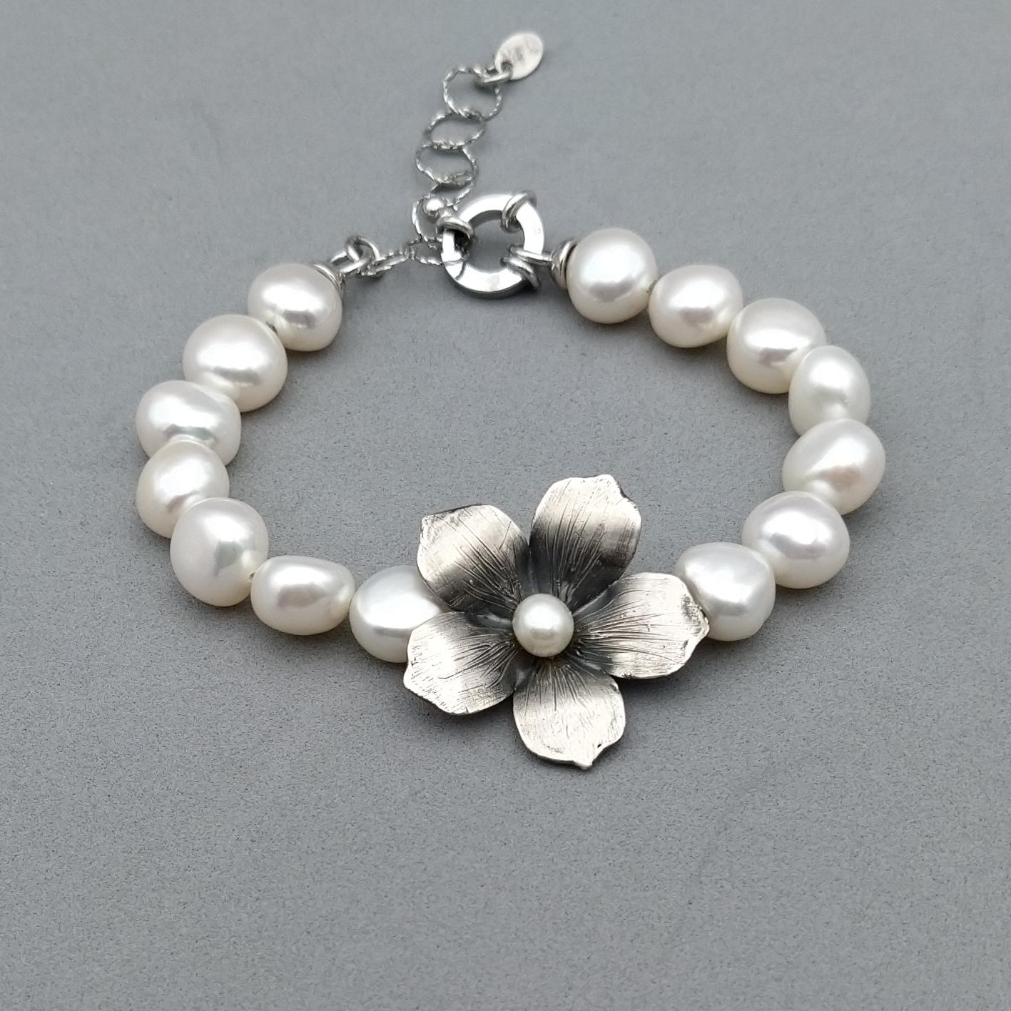 silver and pearls bracelet