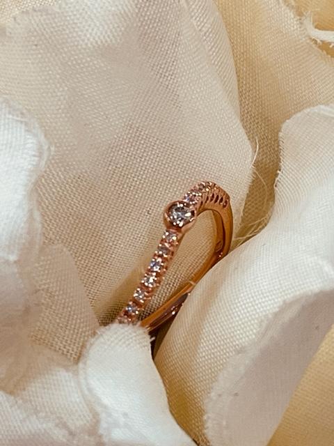Collezione "Diamanti naturali" Anello in oro rosa con diamanti naturali