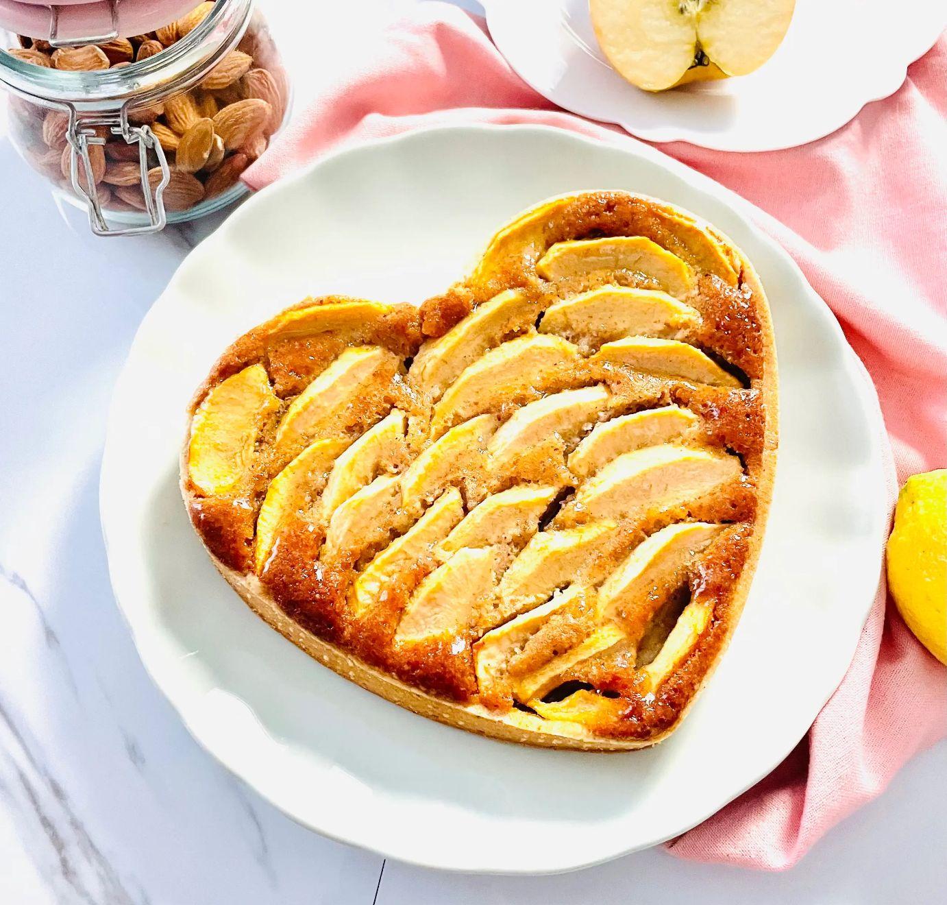 Crostata frangipane alle mandorle e mele