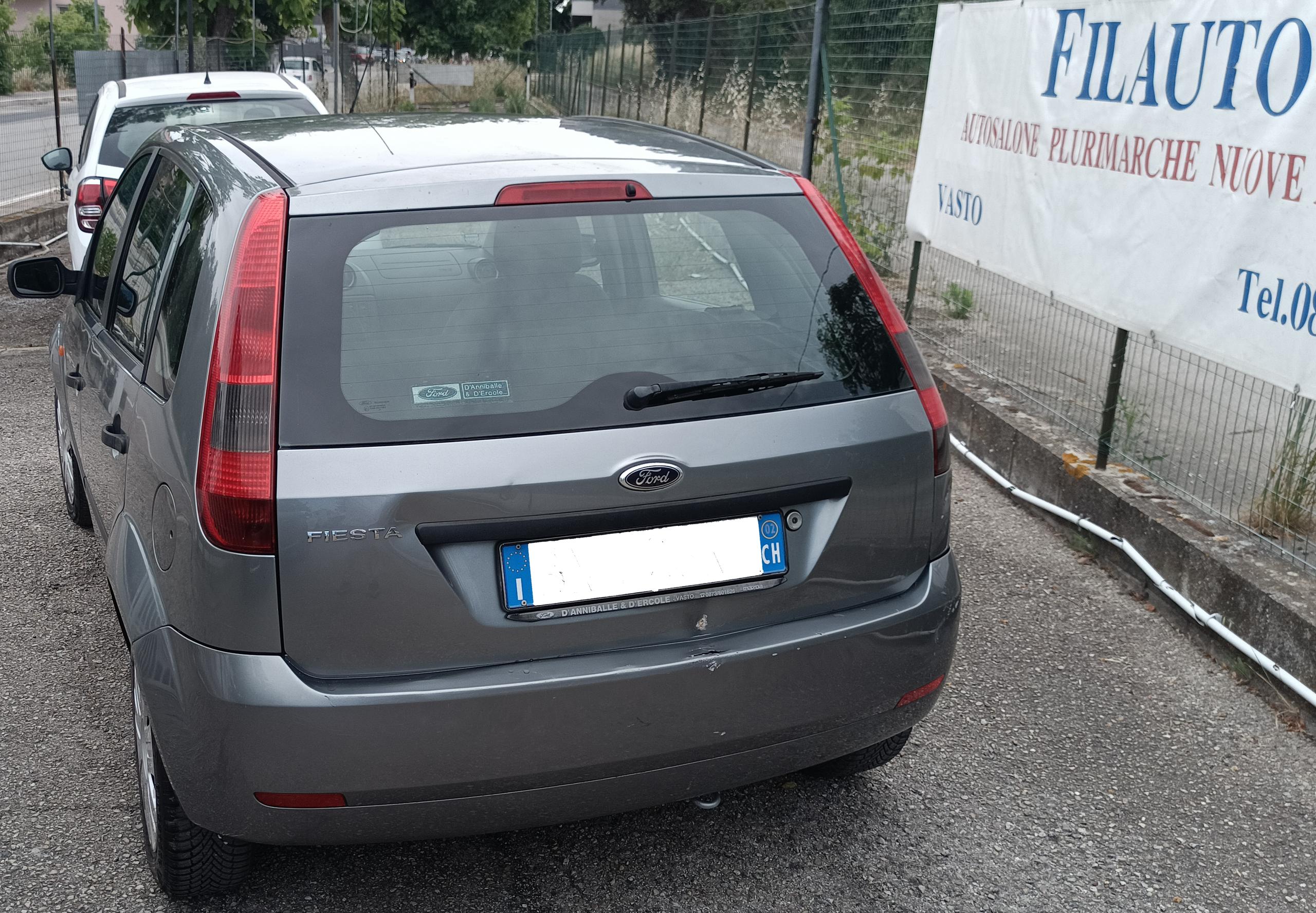 Ford Fiesta 1.4 16V 5p. Ghia Vasto (CH)  1.590 €