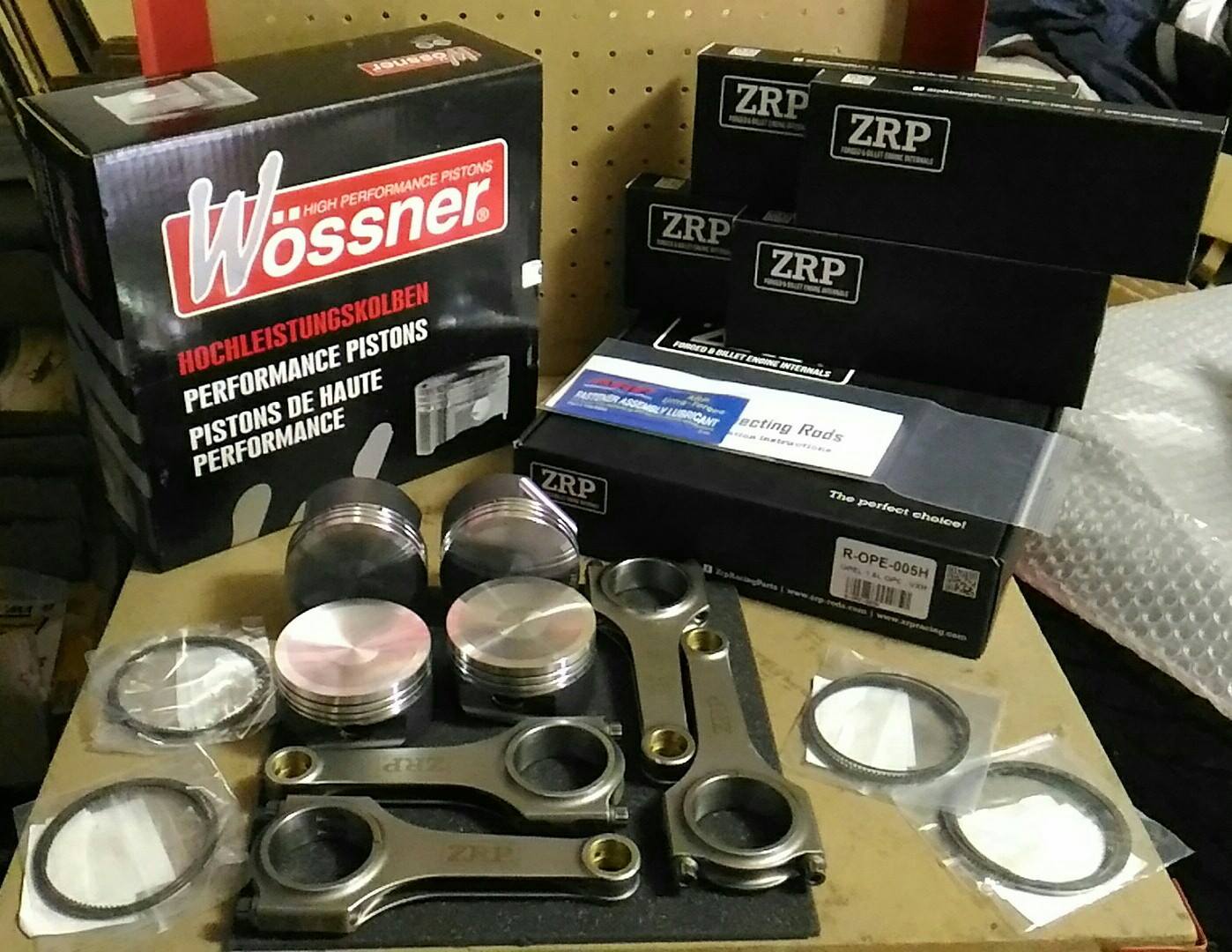 KIT ZRP Con-Rods + Wossner Forged Pistons per motore Opel Z16LE(x)