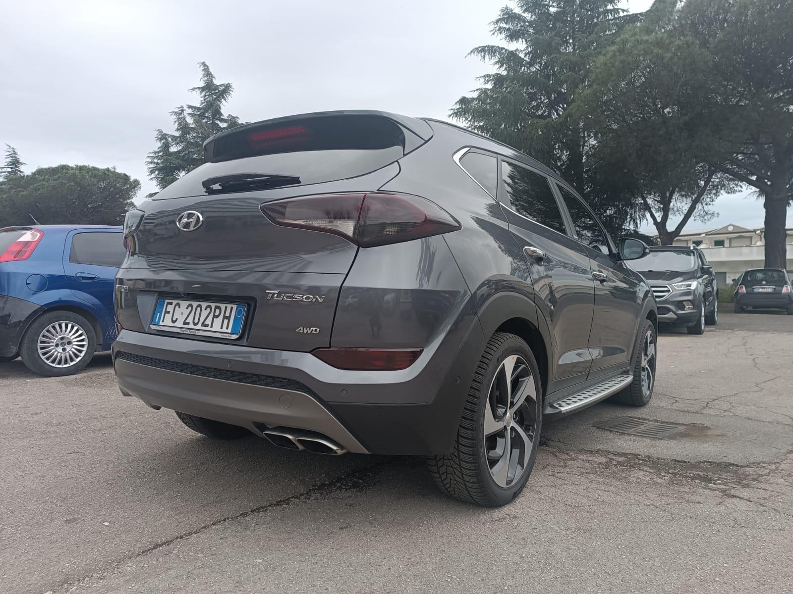 Hyundai Tucson 2.0 Xpossible 2016 Automatica Garanzia Finanziamento