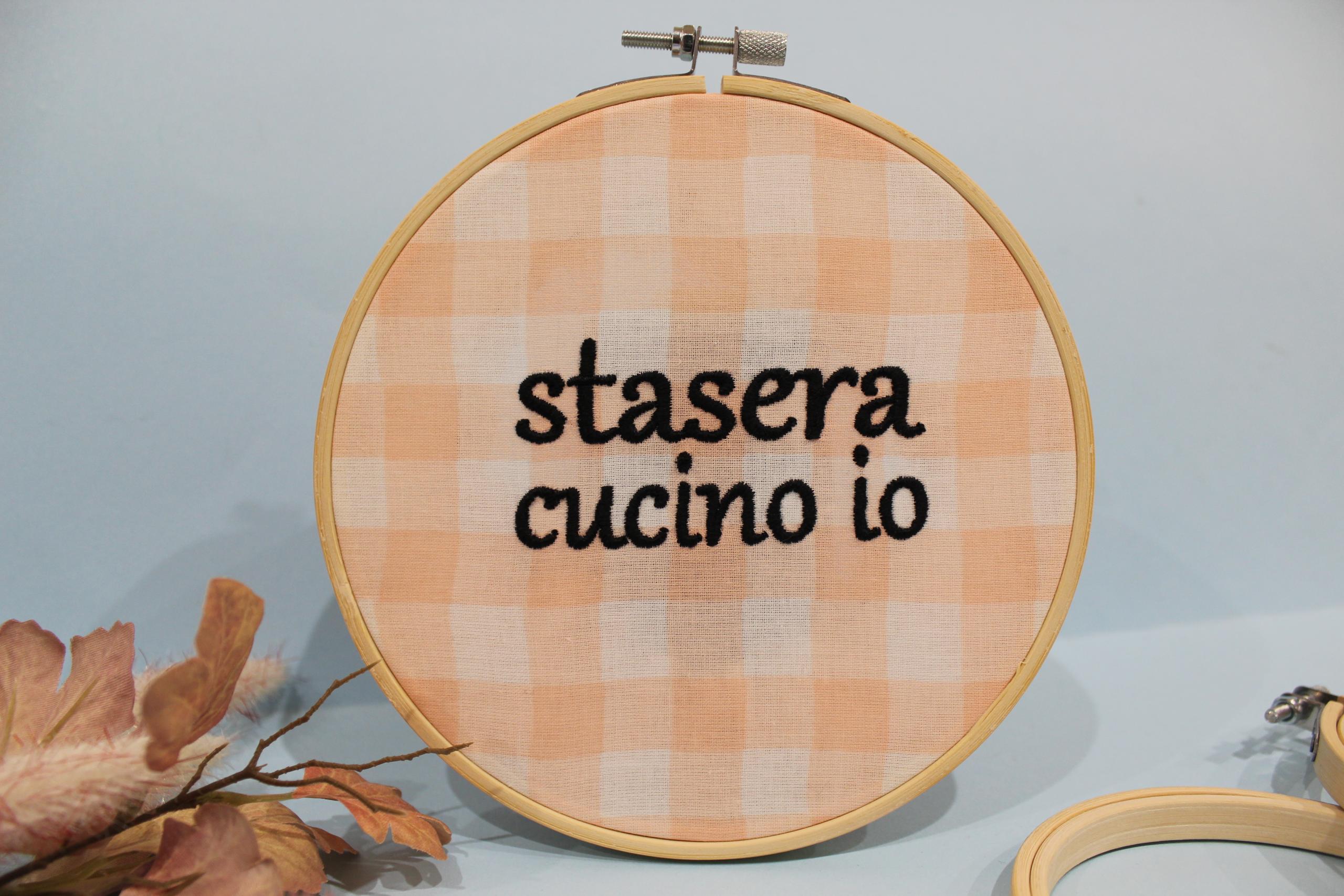 Telaio ricamato "Stasera cucino io"