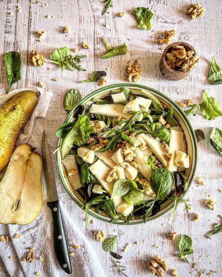 INSALATA DI PERE, TALEGGIO E NOCI