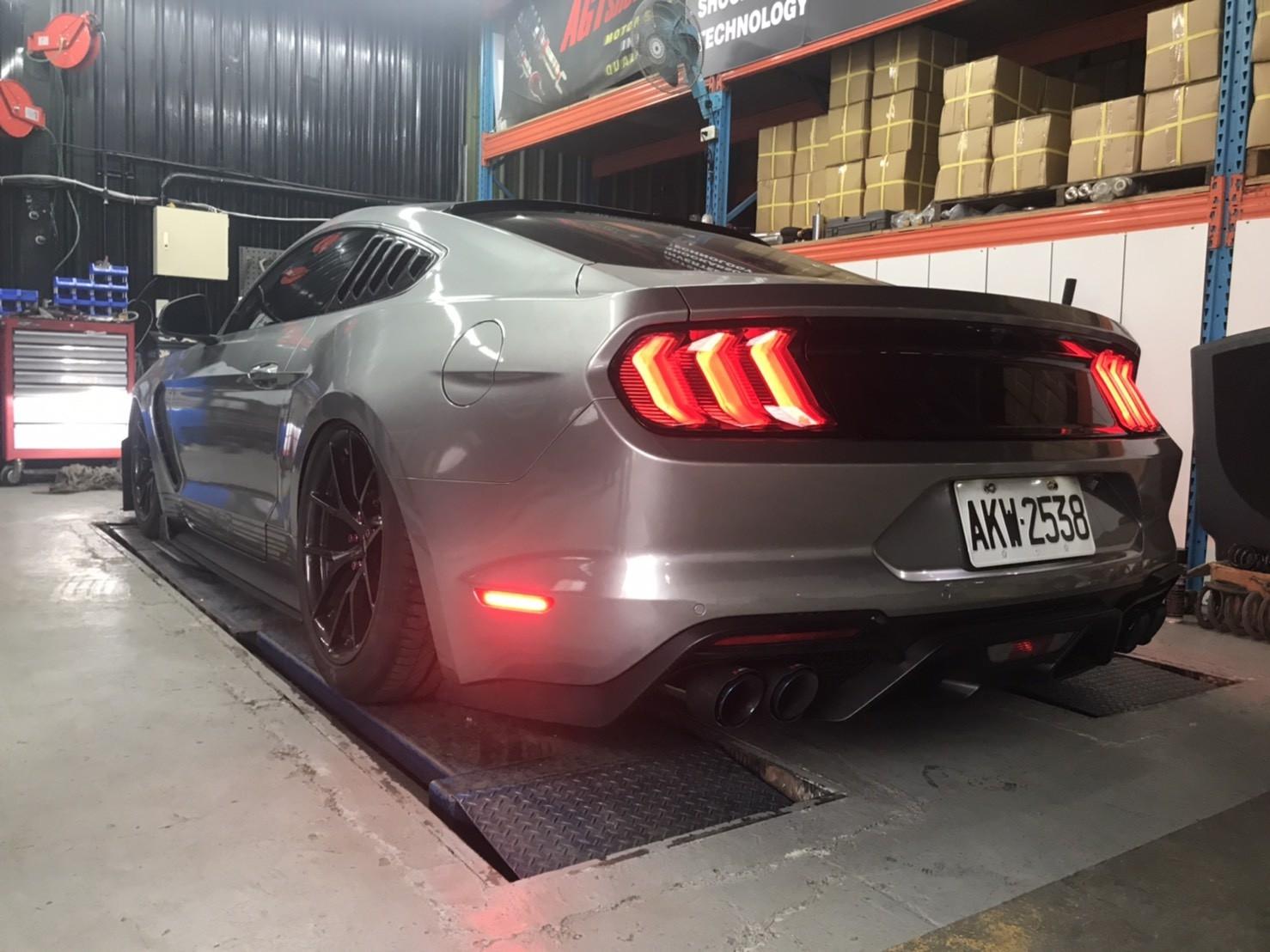 Ford Mustang MK6 Inverted Air Suspension - AGT