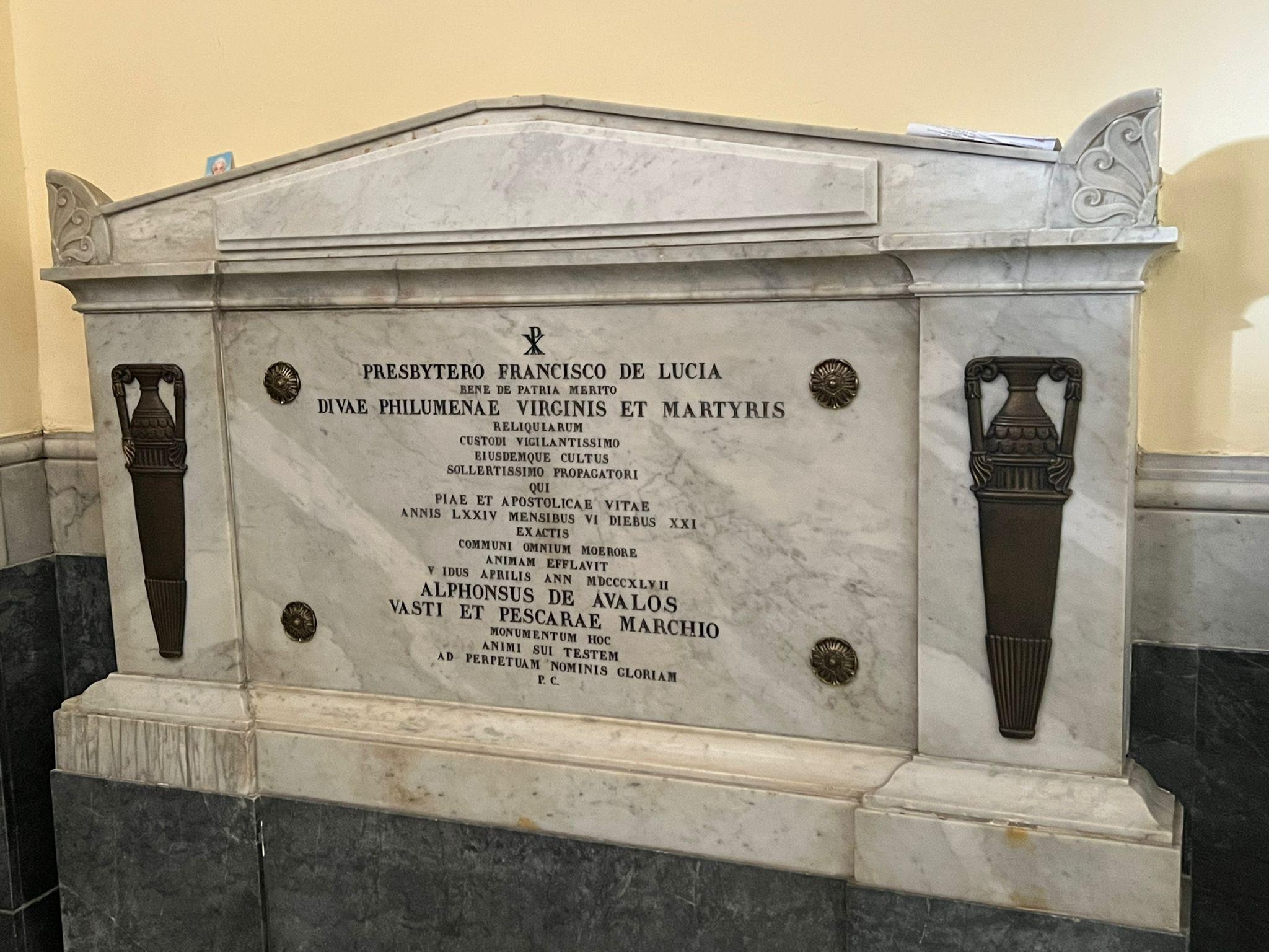 La tomba di Don Francesco De Lucia