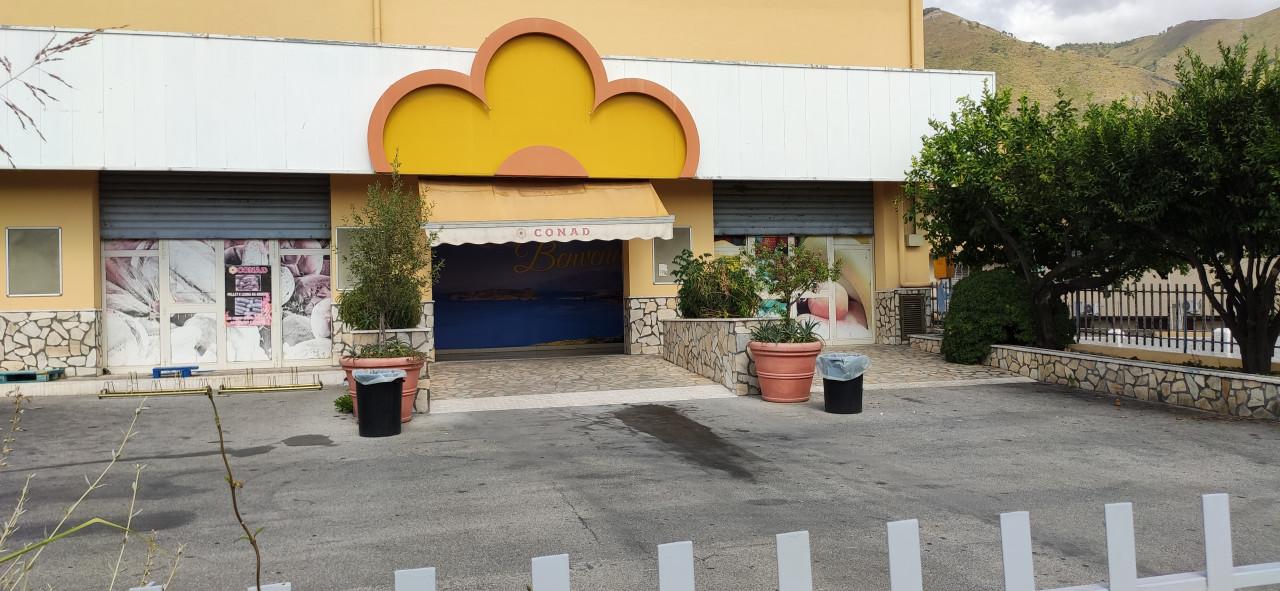 RAMO D'AZIENDA SUPERMERCATO IN PRAIA A MARE (CS)