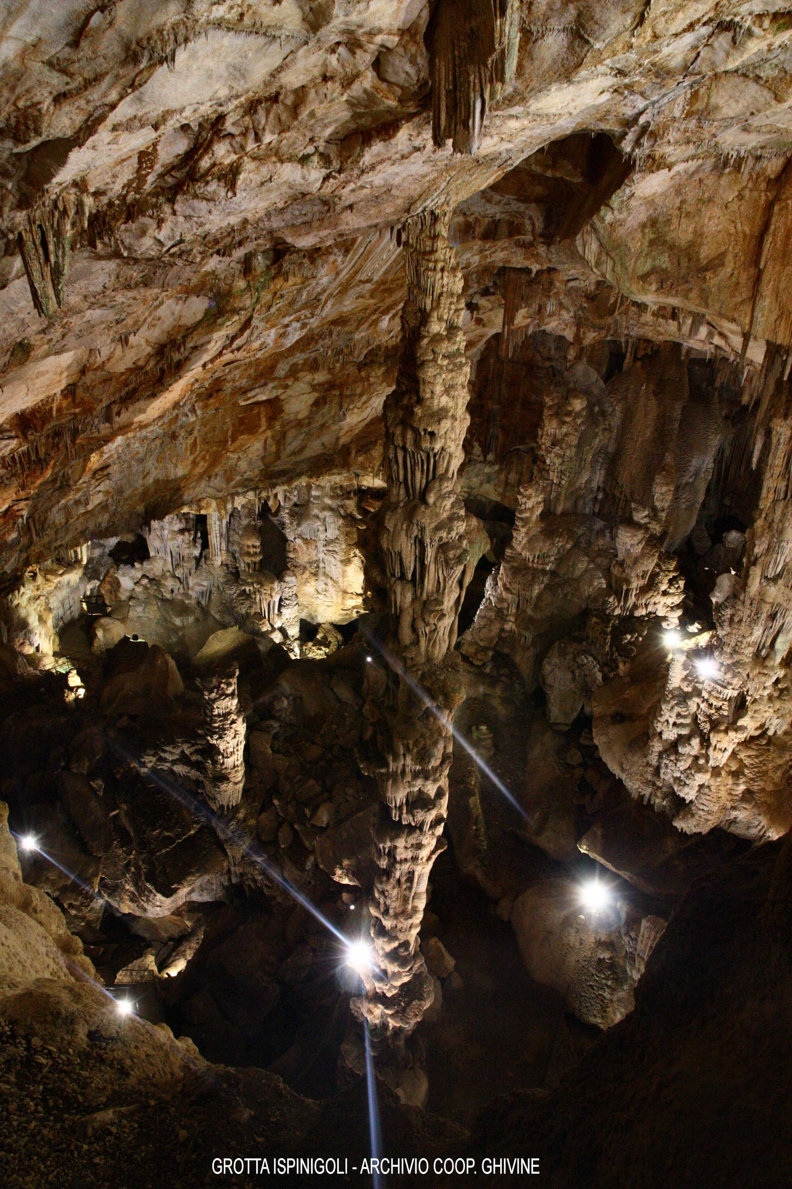 Ispinigoli Cave inside