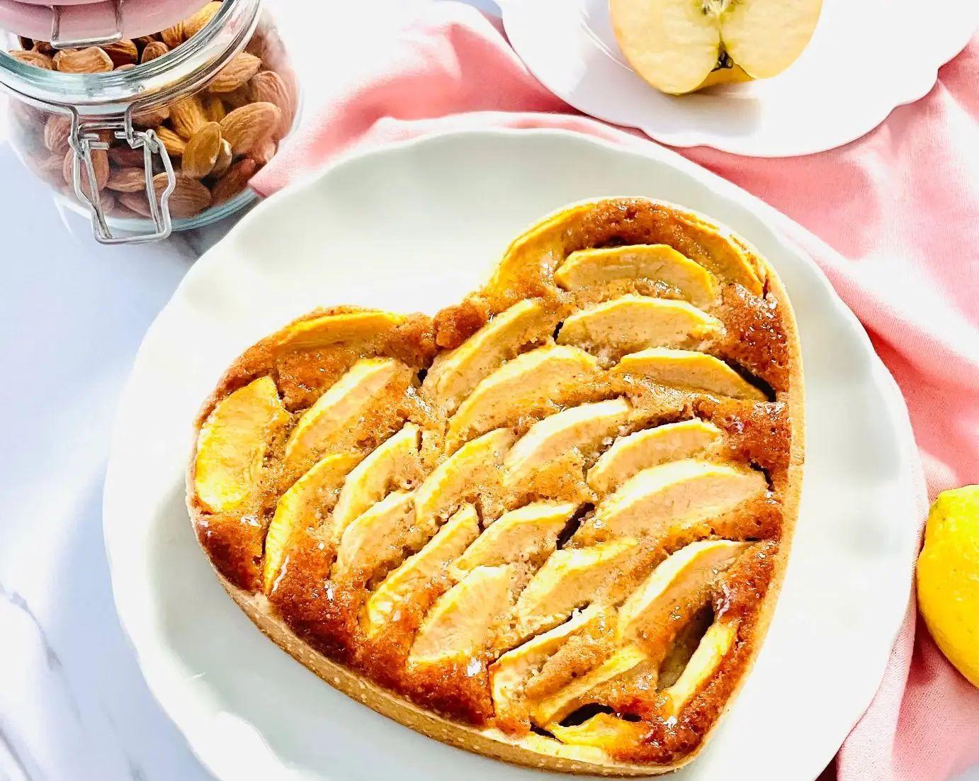 Crostata frangipane alle mandorle e mele