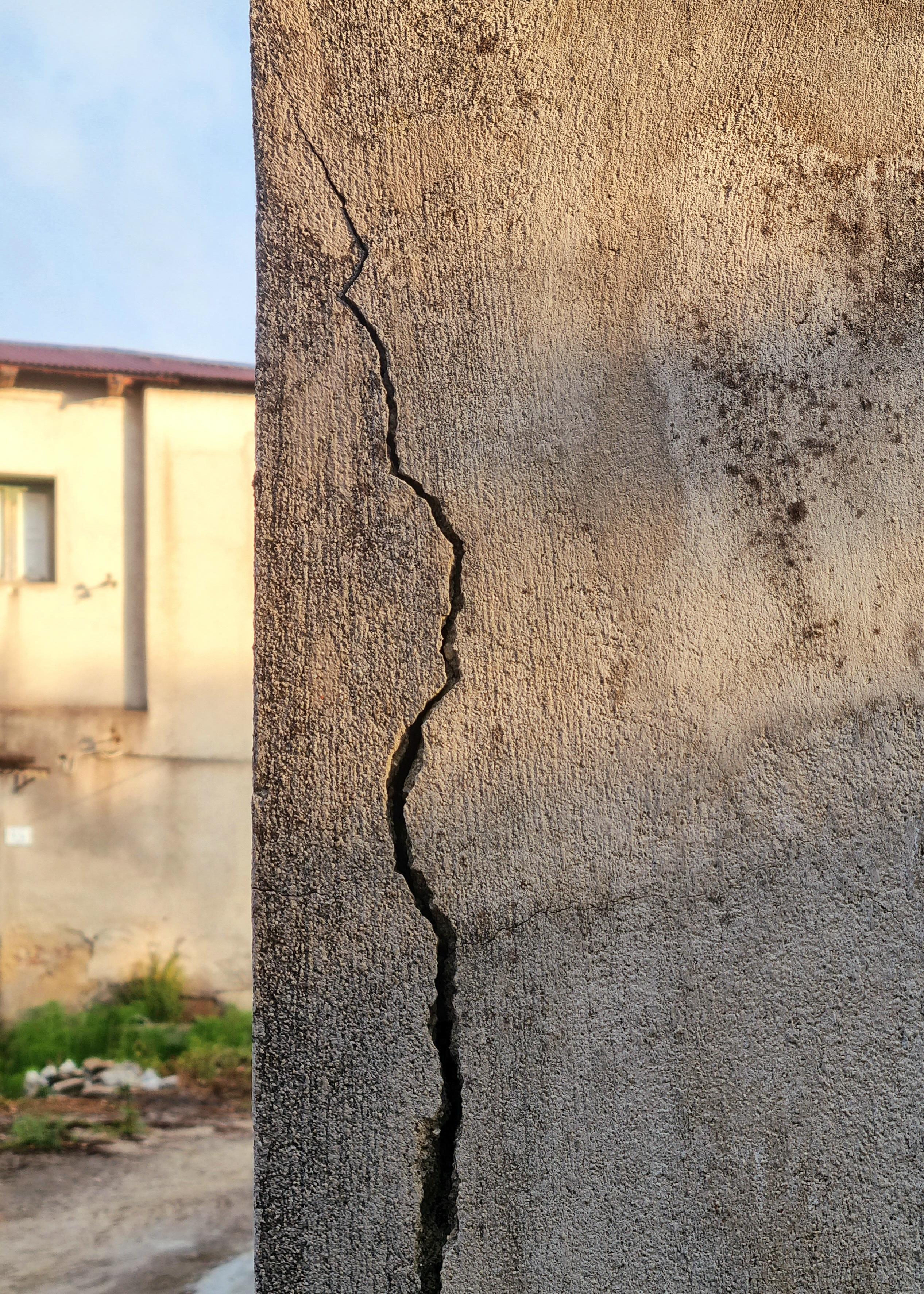 Attraverso il seminario Arte e terremoti sono riuscita a dare un senso alla crepa che avevo scattato