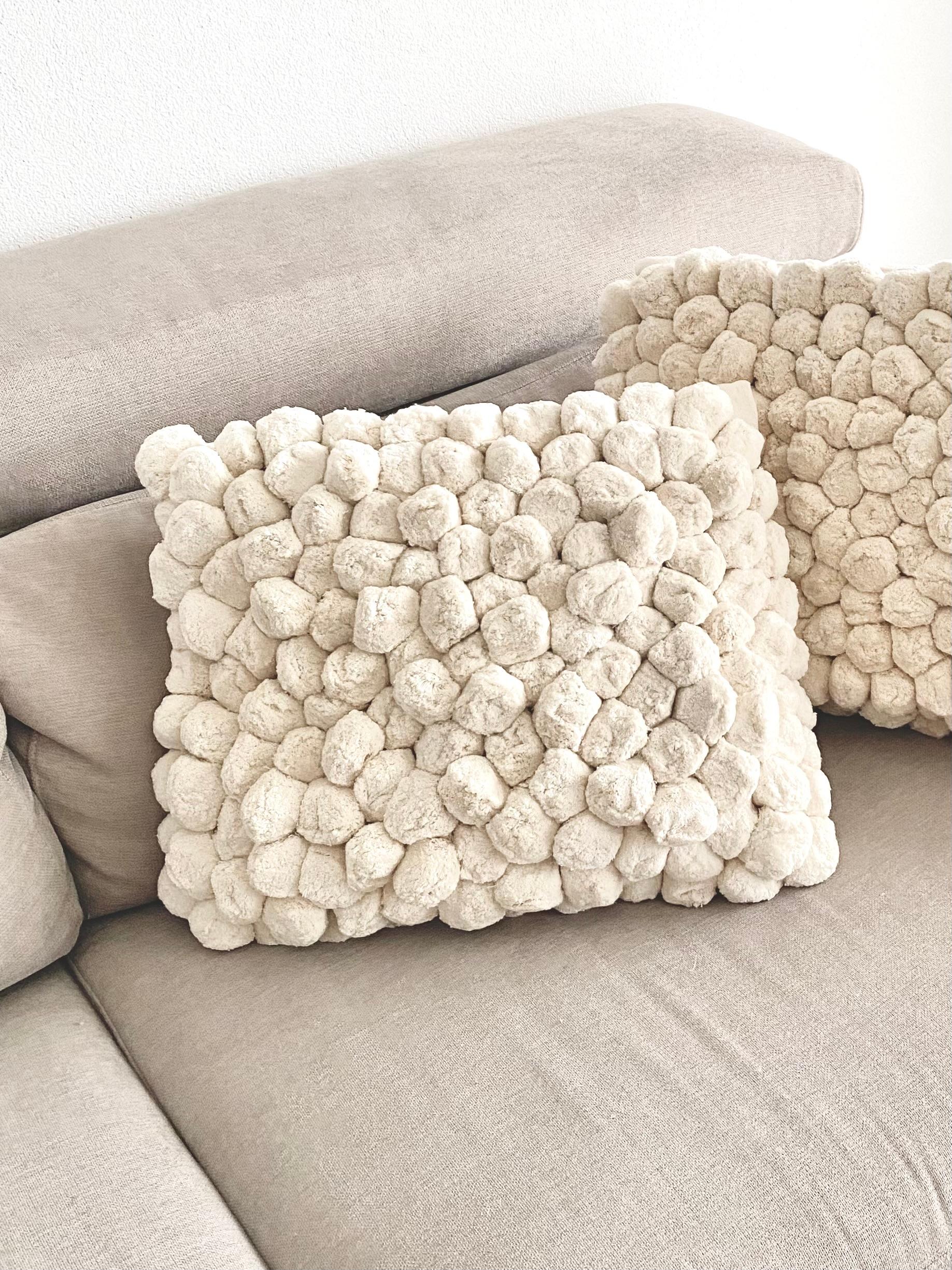 Cozy Pillow, Cuscino Bianco | Serie n°1/4
