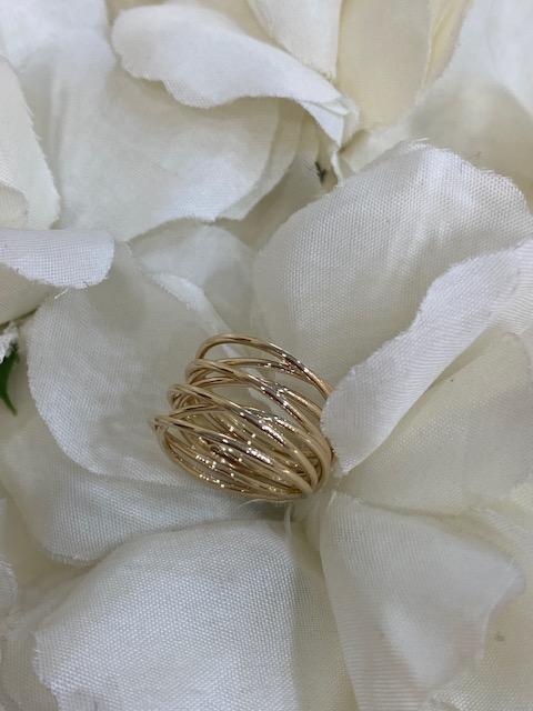 Collezione "Filo di Luce" anello in oro giallo