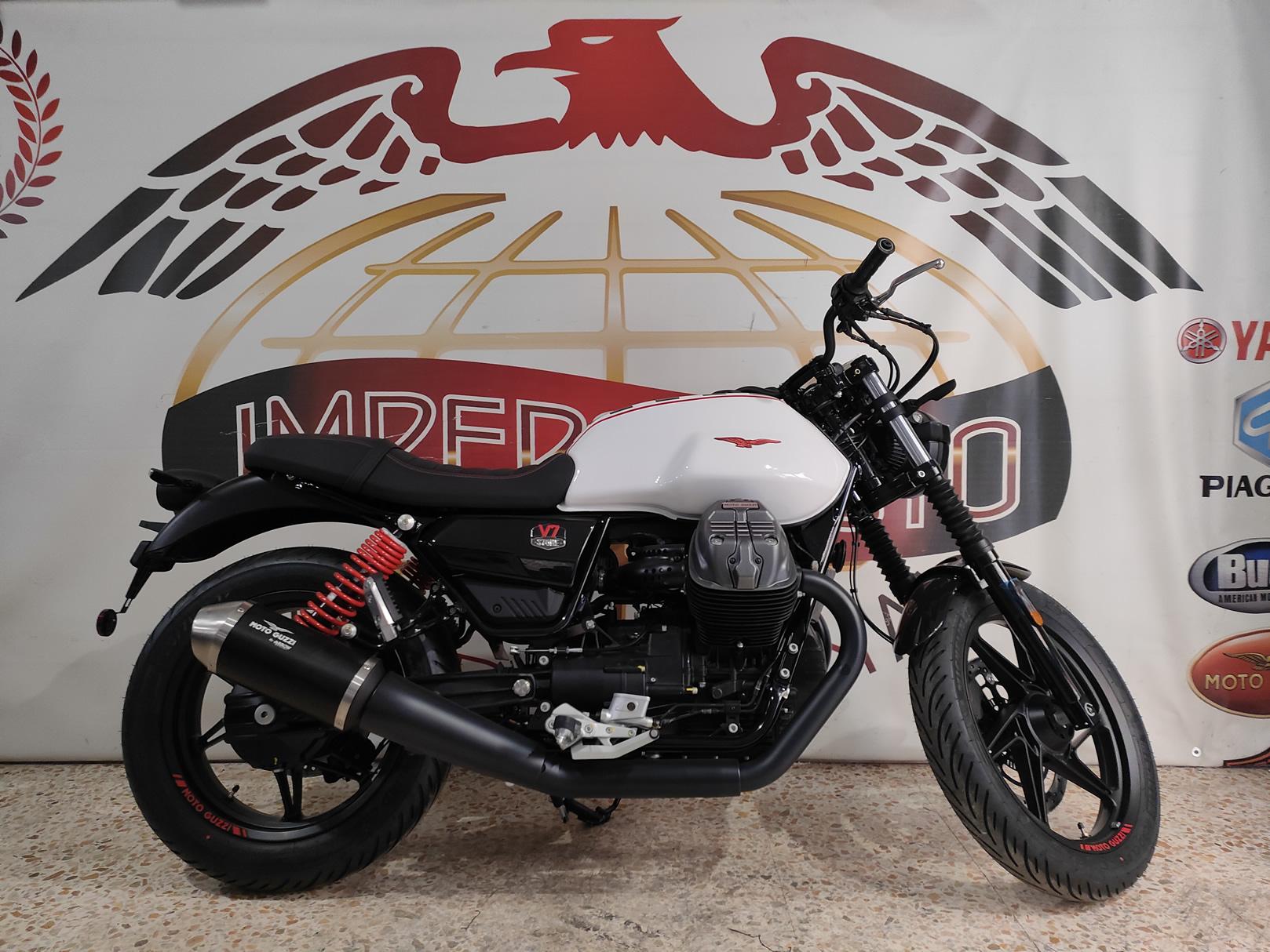 Moto Guzzi V7 Stone TEN nuova in pronta consegna