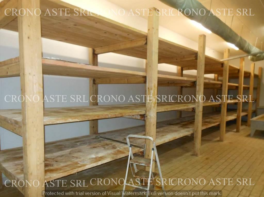 SCAFFALI IN LEGNO PER STAGIONATURA FORMAGGI