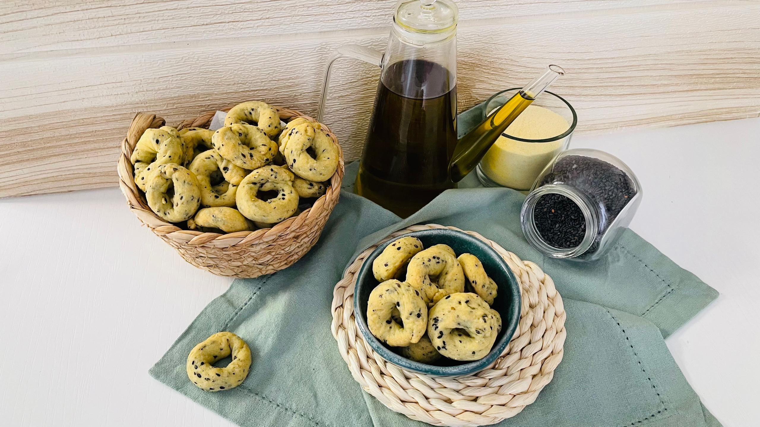 Taralli di semola con sesamo nero