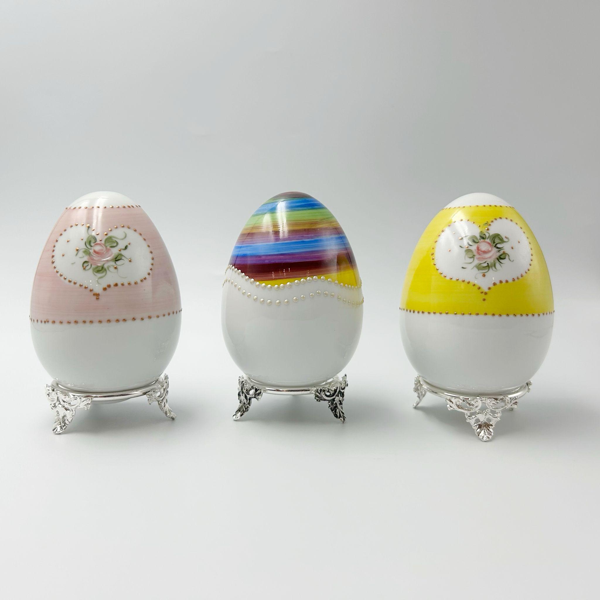 Uovo in porcellana Capodimonte