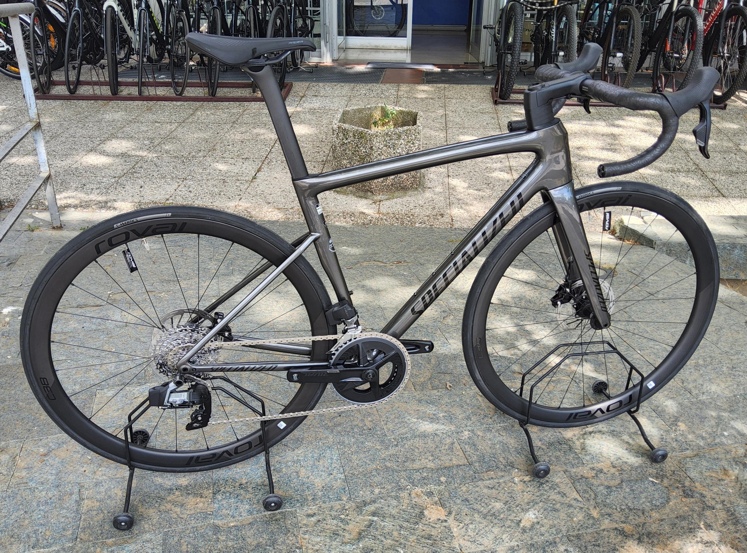 Specialized Tarmac SL8 Expert 54 in promozione a 5700(list.6500) art. SPCSL8GR4