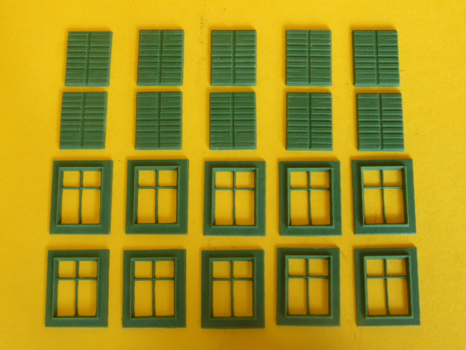 HO - 1:87 Finestre verdi rettangolari + persiane per edificio pz.20-